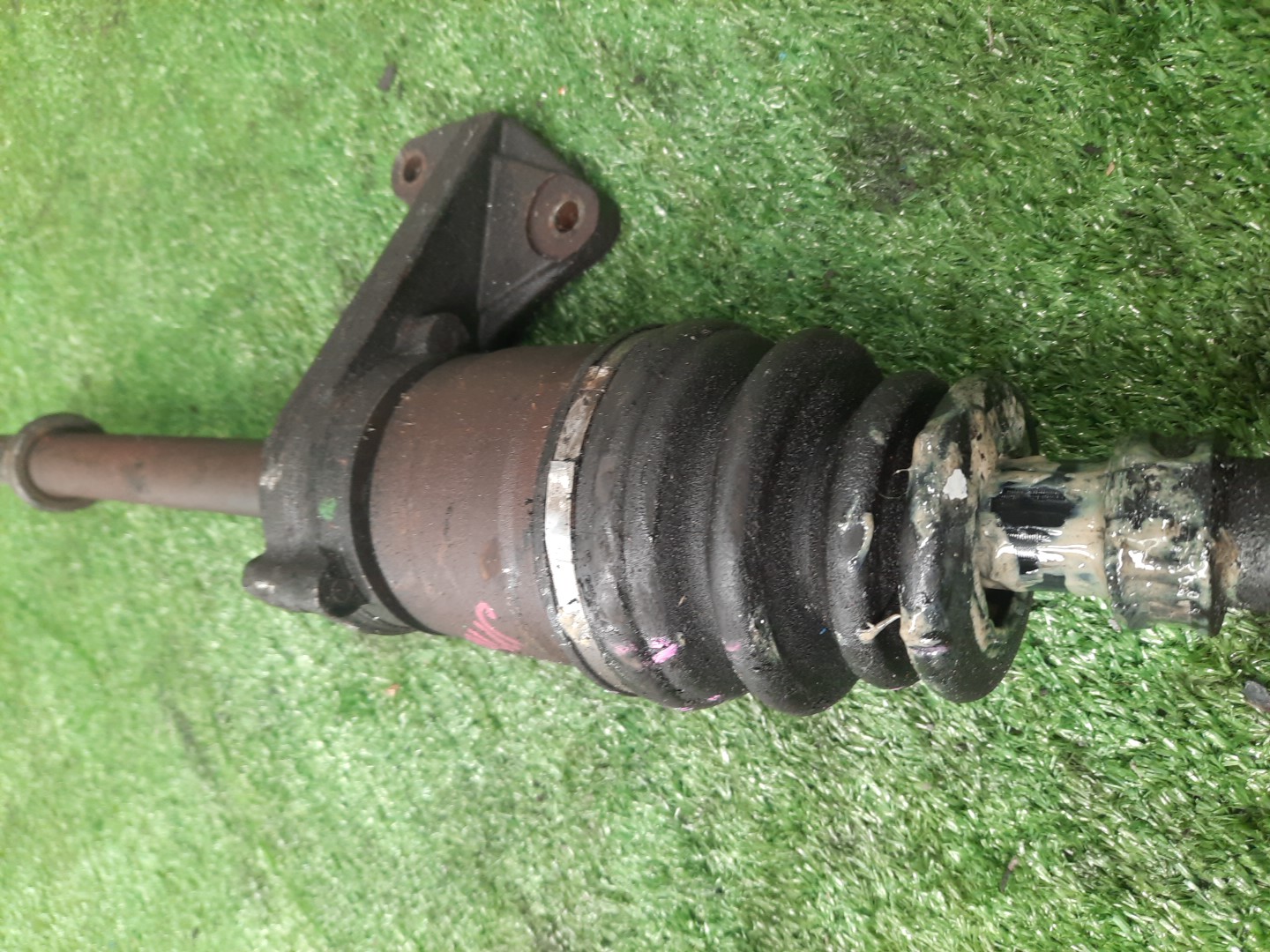 Привод правый передний NISSAN AVENIR, LIBERTY SW11, W11, PW11, PM12 CD20ET, SR20DE 3 ракурс