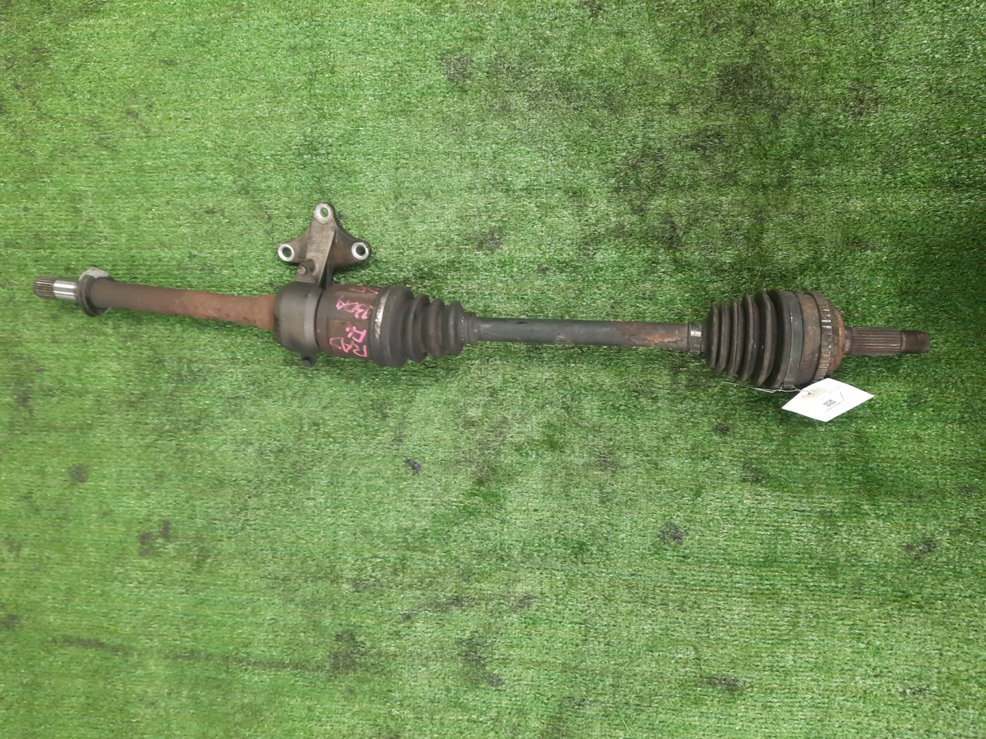 Привод правый передний HONDA INSPIRE, ODYSSEY, SABER UA4, UA5, RA8, RA9 J25A, J32A, J30A 1 ракурс Привод правый передний HONDA INSPIRE, ODYSSEY, SABER UA4, UA5, RA8, RA9 J25A, J32A, J30A 1 ракурс
