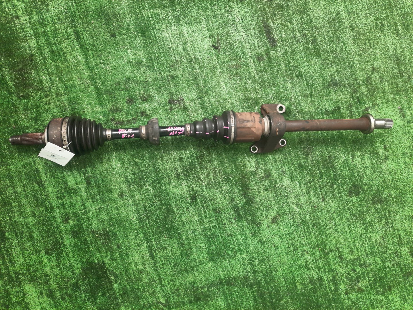 Привод правый передний  HONDA STEPWGN RK1, RK2, RK4, RK5, RK3, RK6, RK7 R20A 1 ракурс