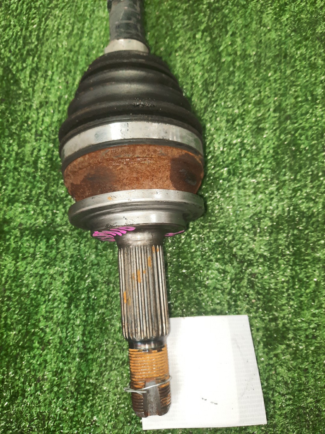 Привод правый передний TOYOTA YARIS MXPH10 M15A-FXE 2 ракурс Привод правый передний TOYOTA YARIS MXPH10 M15A-FXE 2 ракурс