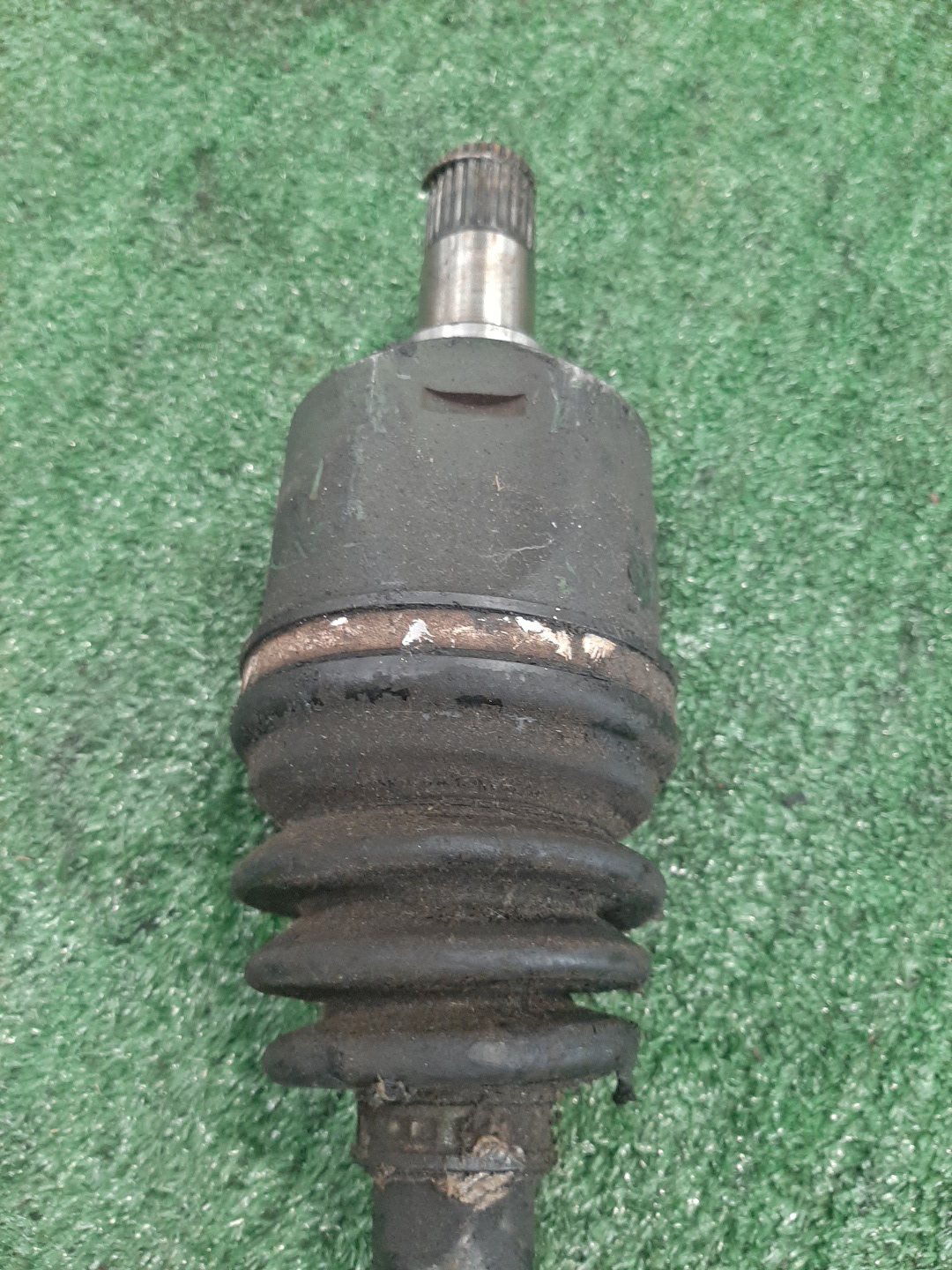 Привод левый передний MITSUBISHI GALANT, CHARIOT GRANDIS, CHARIOT EA3A, N84W 4G64 3 ракурс