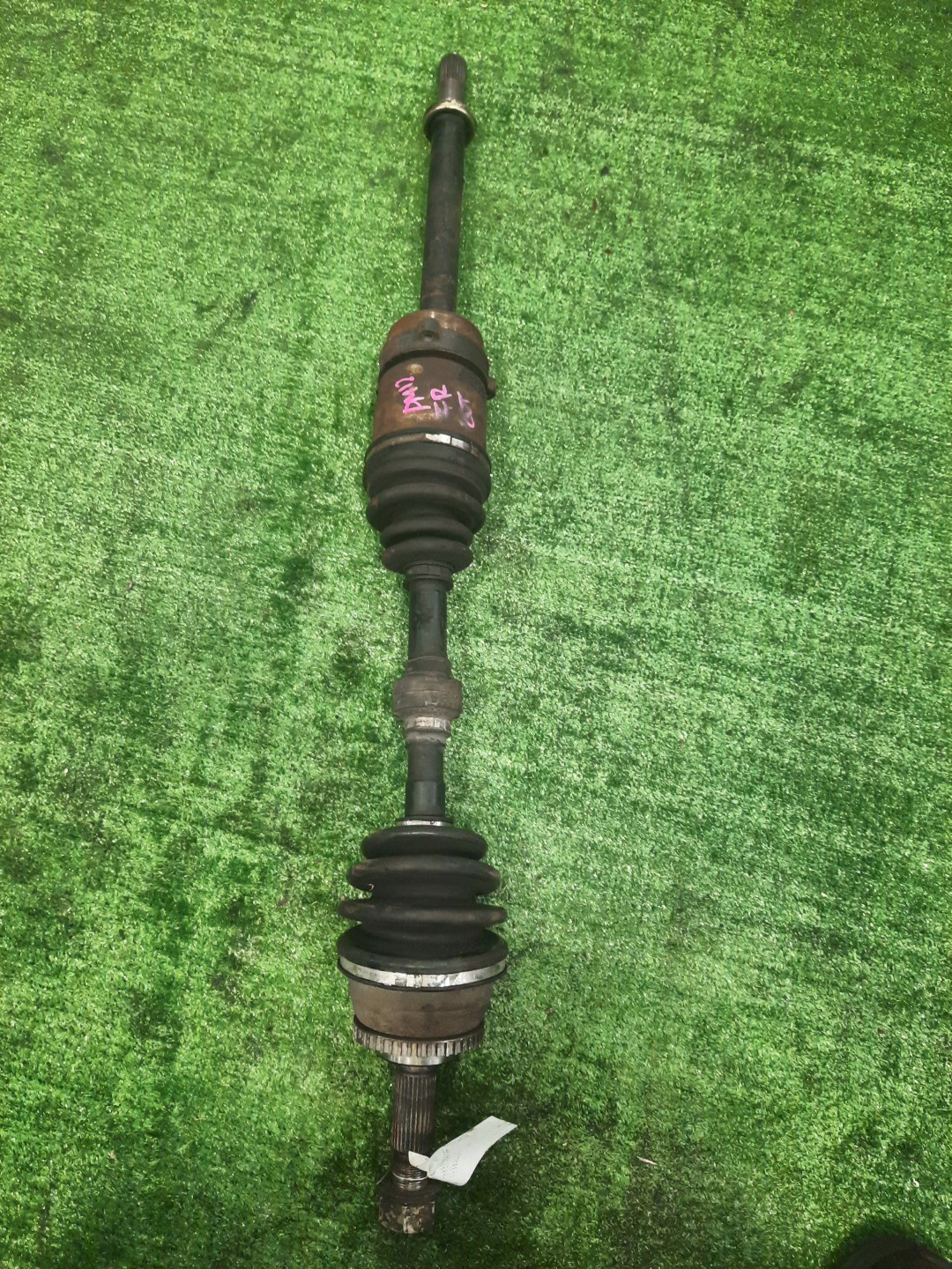 Привод правый передний NISSAN AVENIR, LIBERTY SW11, W11, PW11, PM12 CD20ET, SR20DE 1 ракурс