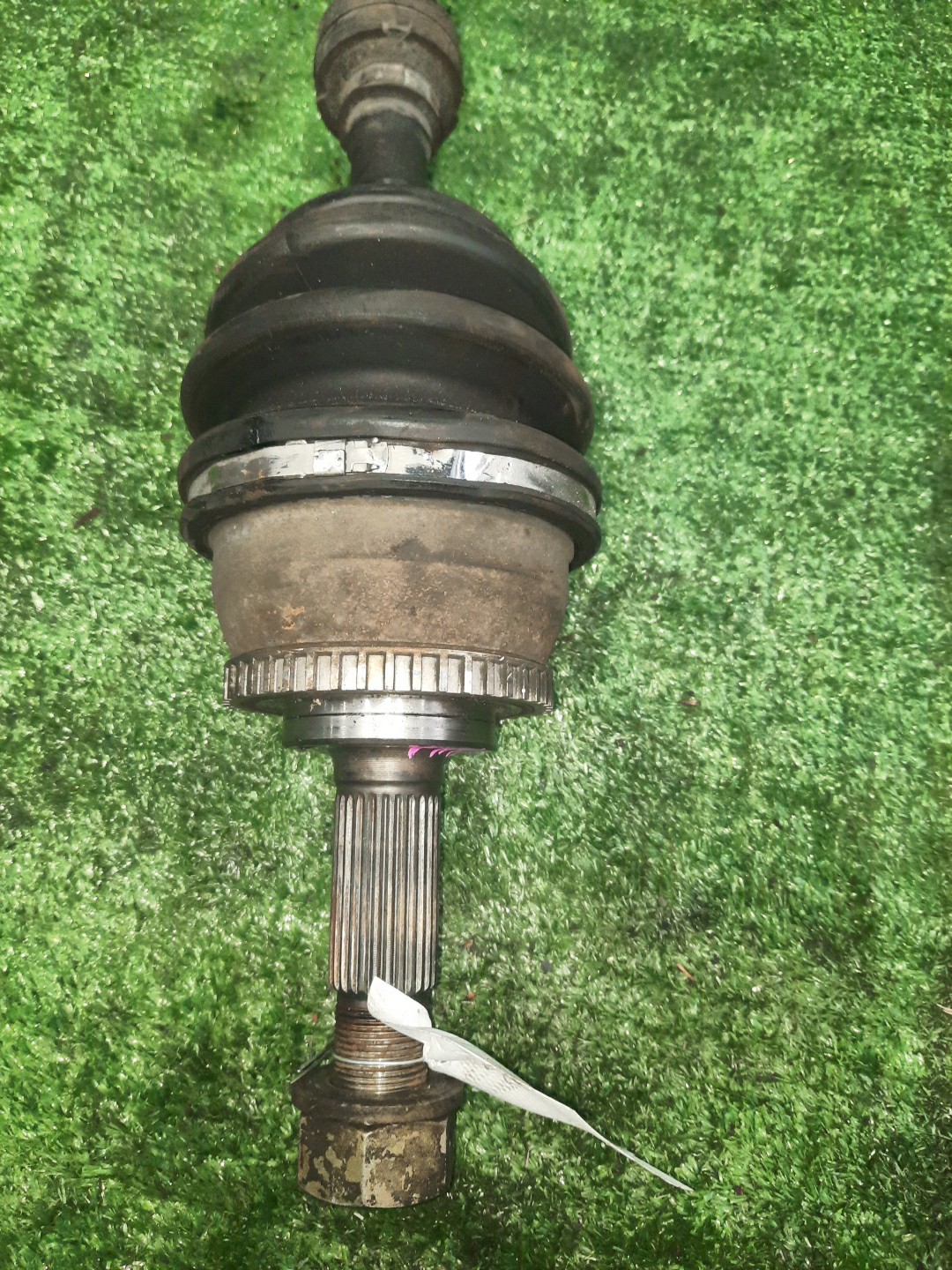 Привод правый передний NISSAN AVENIR, LIBERTY SW11, W11, PW11, PM12 CD20ET, SR20DE 2 ракурс