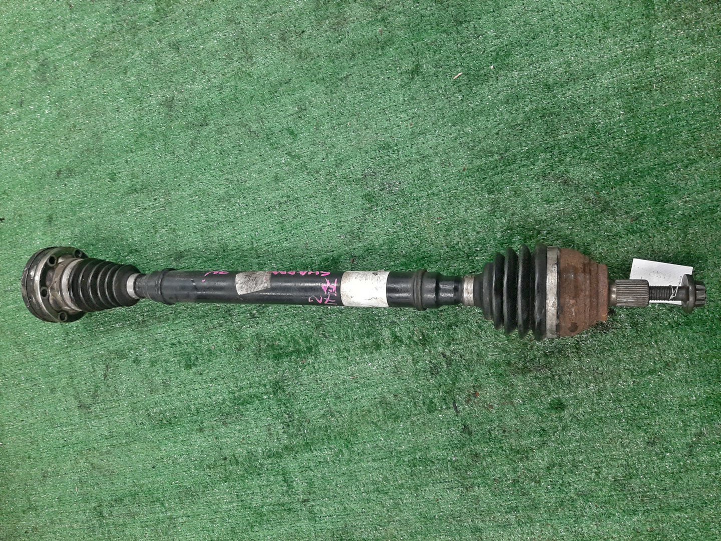 Привод правый передний VOLKSWAGEN SHARAN 7N1 CAVA 7N0407764P 1 ракурс Привод правый передний VOLKSWAGEN SHARAN 7N1 CAVA 7N0407764P 1 ракурс