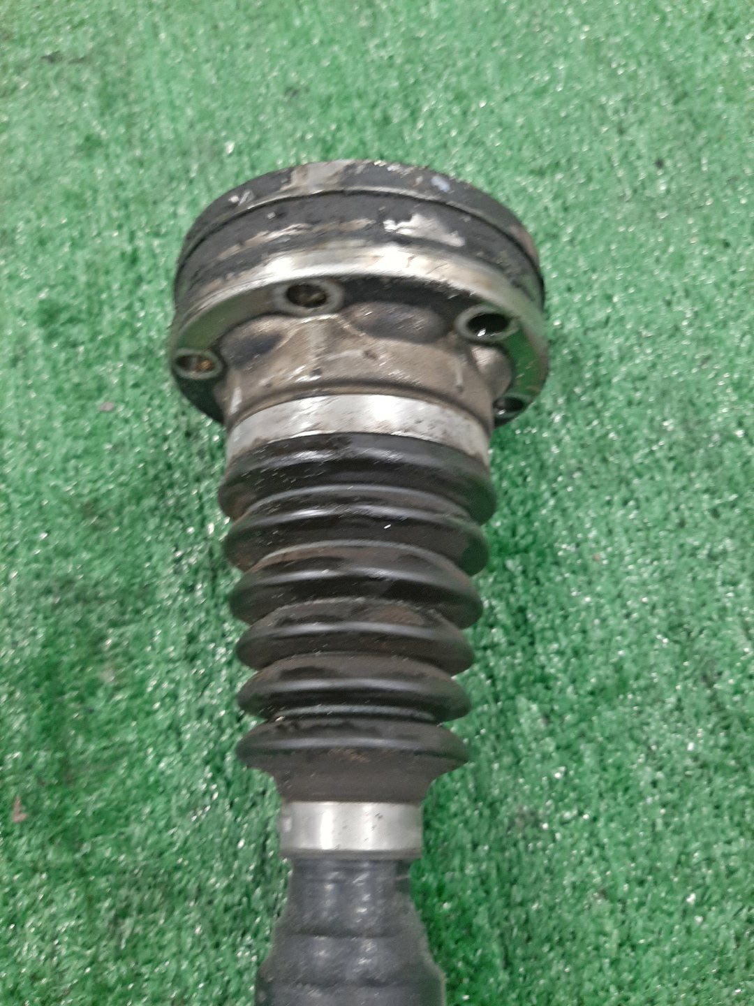 Привод правый передний VOLKSWAGEN SHARAN 7N1 CAVA 7N0407764P 3 ракурс Привод правый передний VOLKSWAGEN SHARAN 7N1 CAVA 7N0407764P 3 ракурс
