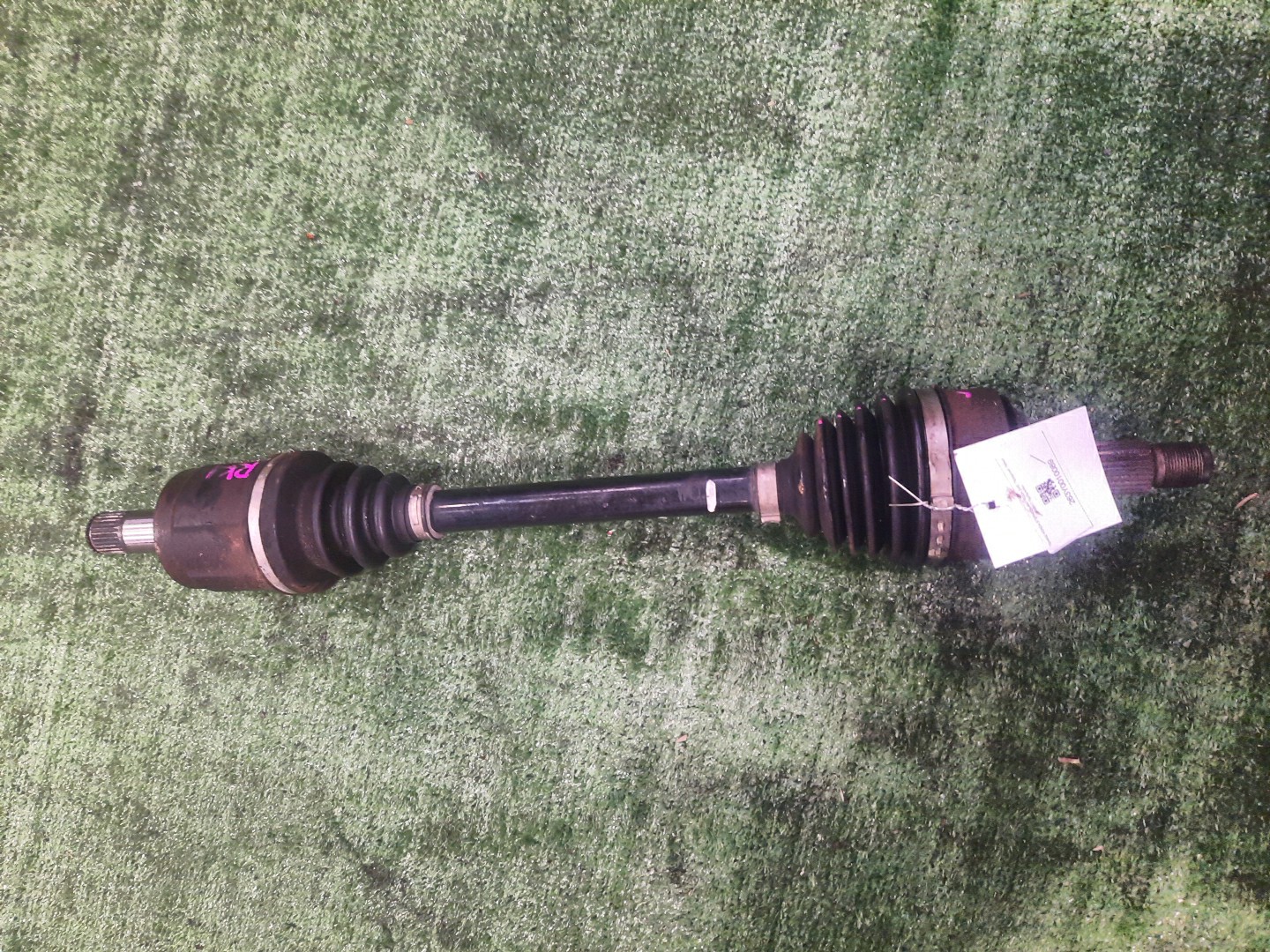 Привод левый передний  HONDA STEPWGN RK1, RK2, RK4, RK5, RK3, RK6, RK7 R20A 1 ракурс