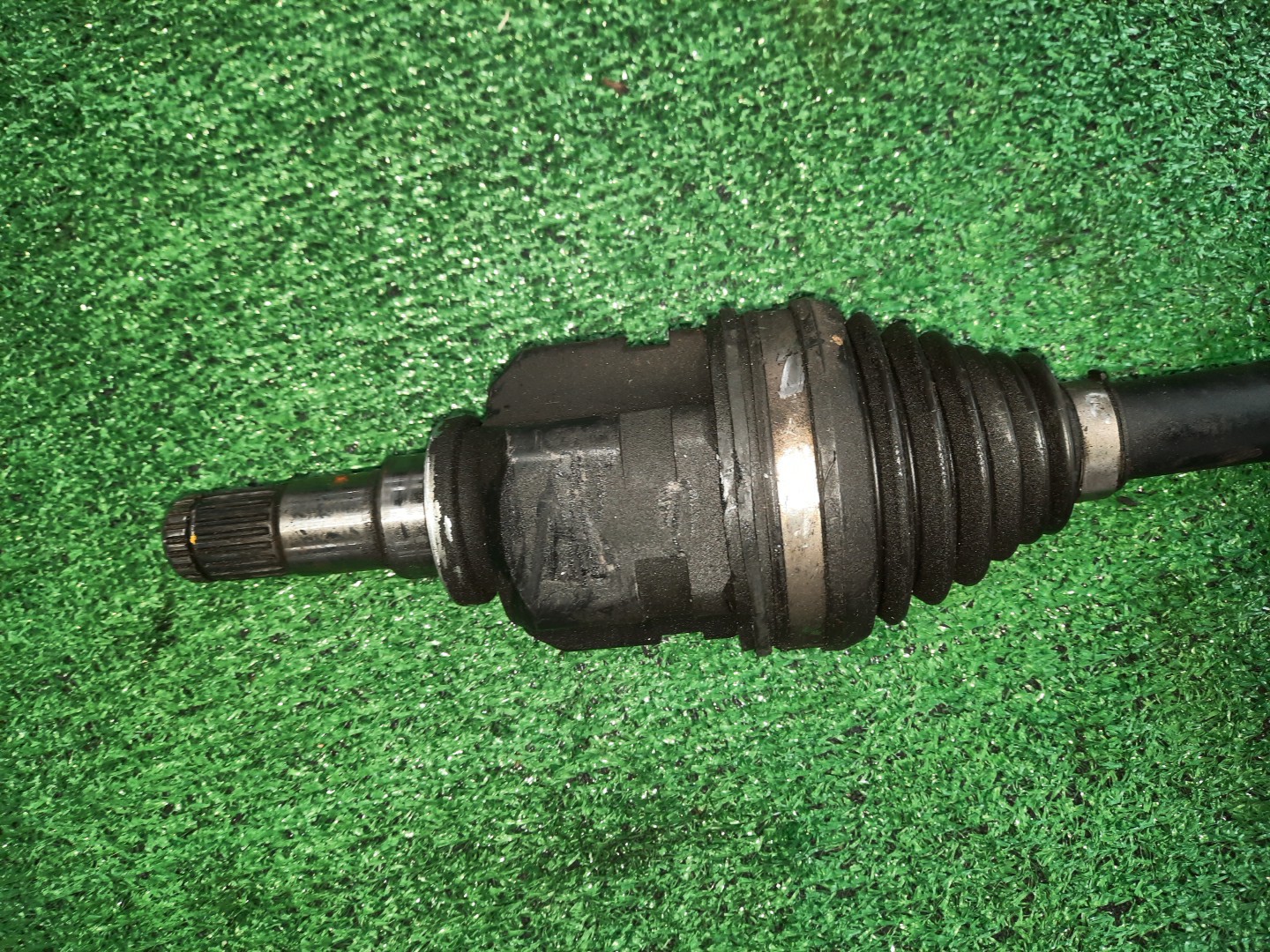 Привод правый передний TOYOTA PREMIO, ISIS, WISH, ALLION, COROLLA FIELDER, COROLLA  AXIO ZRT260, ZGM10, ZGM10W, ZGM10G, ZGE20W, ZGE20G, ZRE142G, ZRE142 2ZR-FAE, 2ZR-FE 3 ракурс