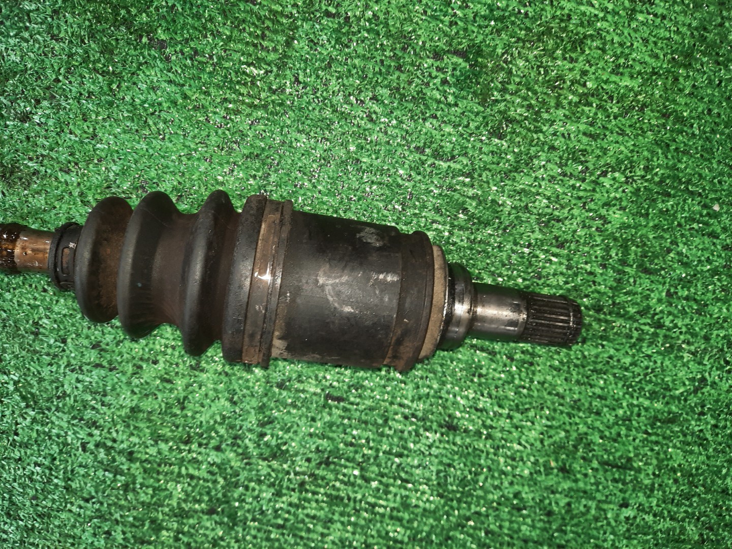 Привод правый задний TOYOTA COROLLA FIELDER ZRE144G 2ZR-FE 3 ракурс