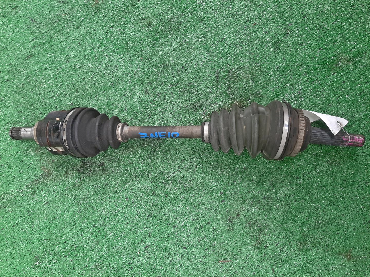 Привод левый передний TOYOTA COROLLA, COROLLA SPACIO, ISIS, WISH, COROLLA FIELDER, ALLEX, COROLLA RUNX, WILL VS ZZE122, ZZE122N, ZNM10, ZNM10W, ZNM10G, ZNE10, ZNE10G, ZZE122G, ZZE127 1ZZ-FE 1 ракурс