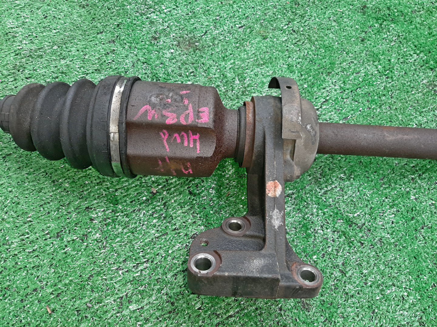 Привод правый передний MAZDA TRIBUTE EP3W L3-DE 3 ракурс Привод правый передний MAZDA TRIBUTE EP3W L3-DE 3 ракурс
