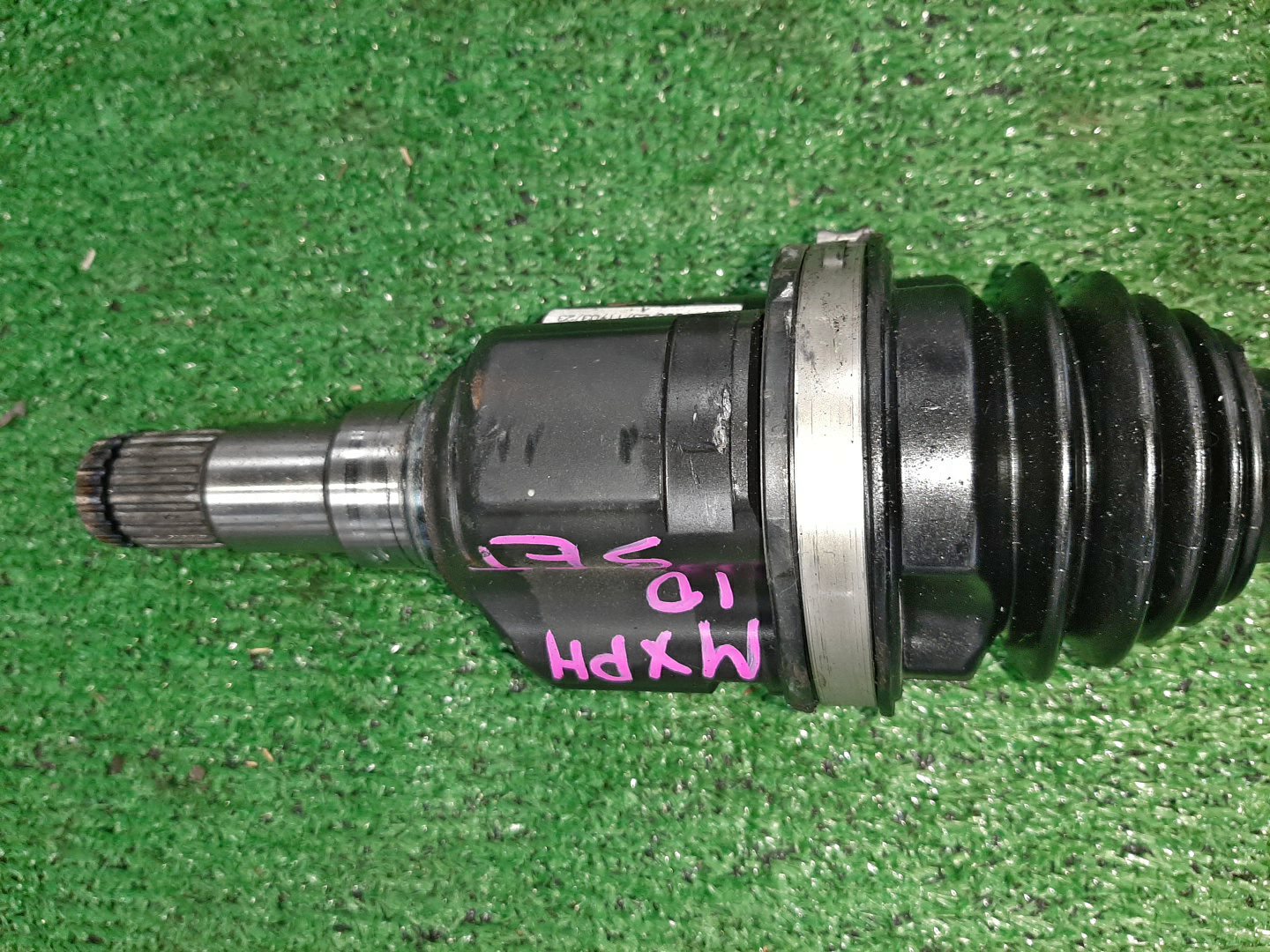 Привод правый передний TOYOTA YARIS MXPH10 M15A-FXE 3 ракурс