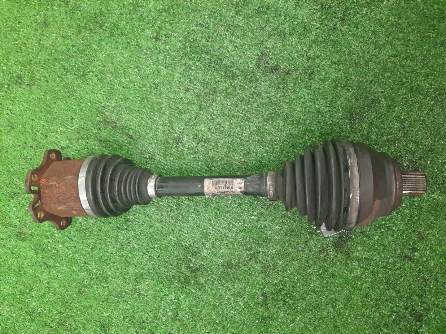 Привод правый передний BENTLEY FLYING SPUR 3W2 BWRA 3W0407272E 1 ракурс