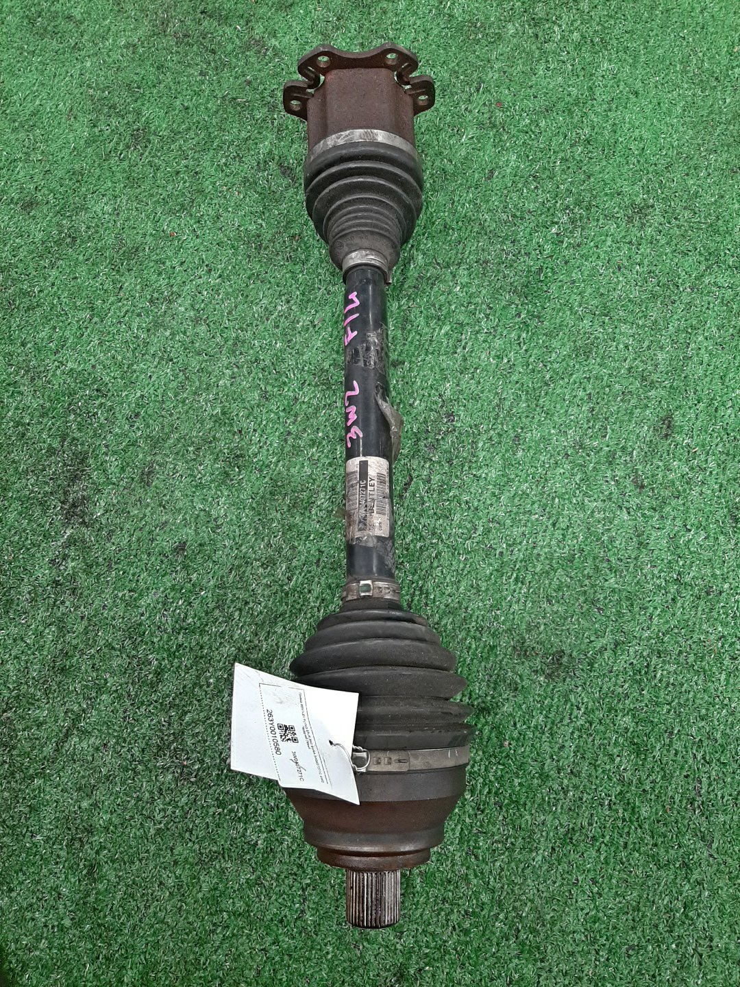 Привод левый передний BENTLEY FLYING SPUR 3W2 BWRA 3W0407271С 1 ракурс