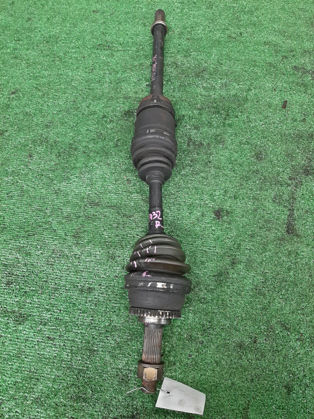 Привод правый передний NISSAN CEFIRO A32 VQ30DE, VQ20DE, VQ25DE 1 ракурс
