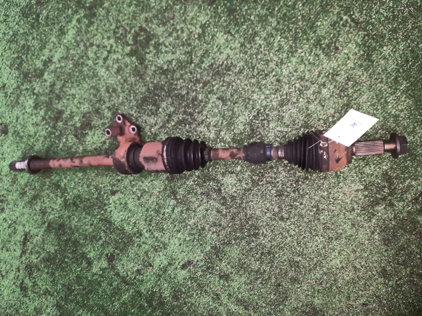 Привод правый передний  MAZDA DEMIO, VERISA DY3W, DY5W, DY3R, DC5R, DC5W ZJ-VE, ZY-VE 1 ракурс