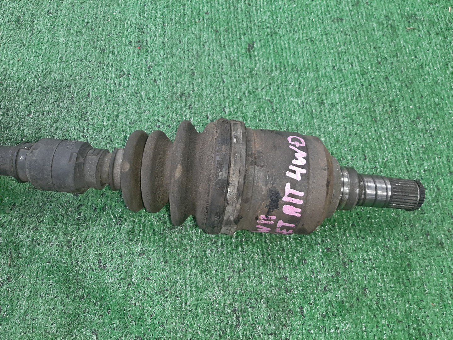 Привод правый передний NISSAN AVENIR, LIBERTY, SERENA PNW11, PNM12, PNC24, VNC24 SR20DE, SR20DET, YD25DDTI 2 ракурс