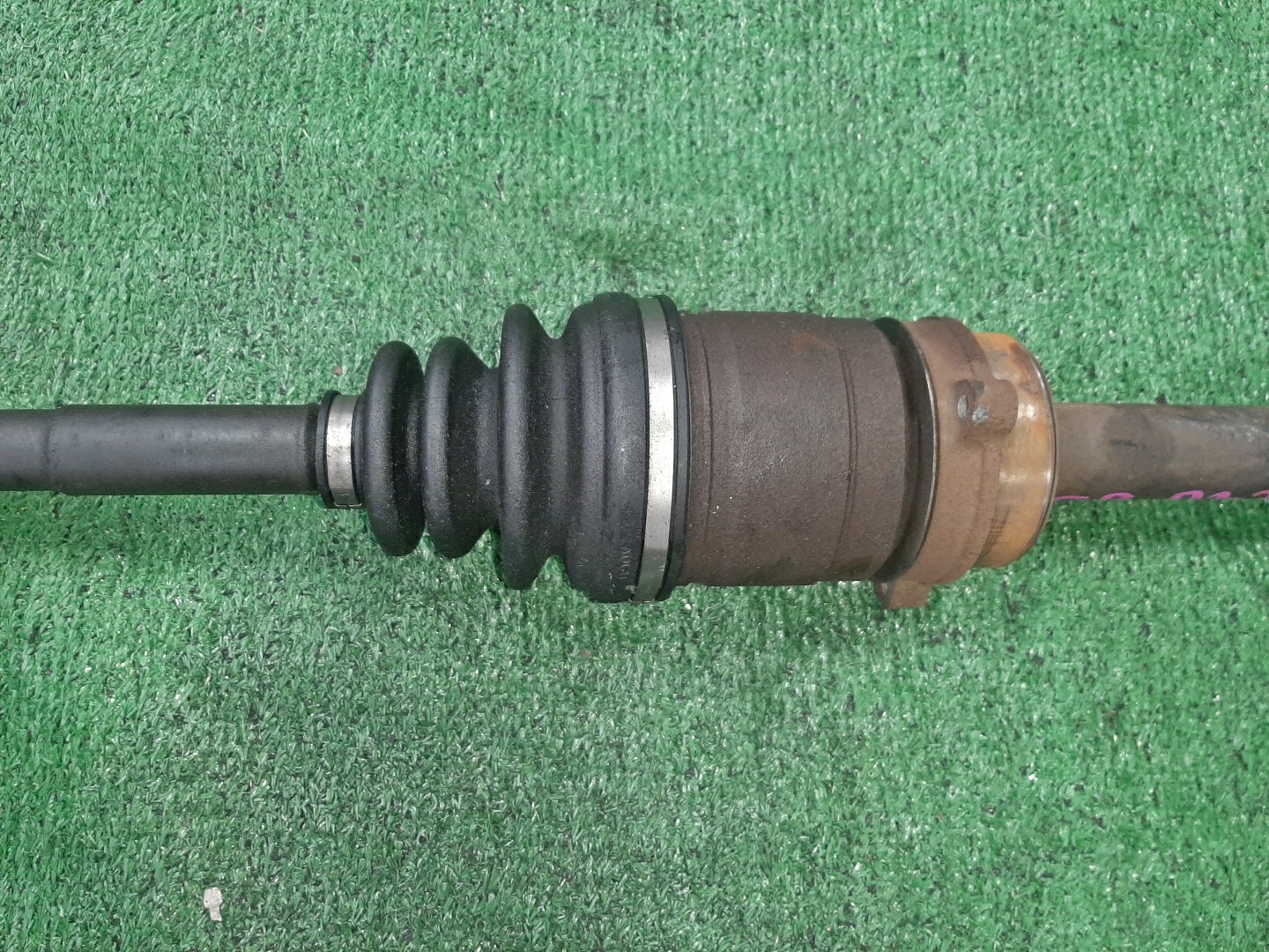 Привод правый передний NISSAN CEFIRO A33 VQ20DE, VQ25DD 3 ракурс