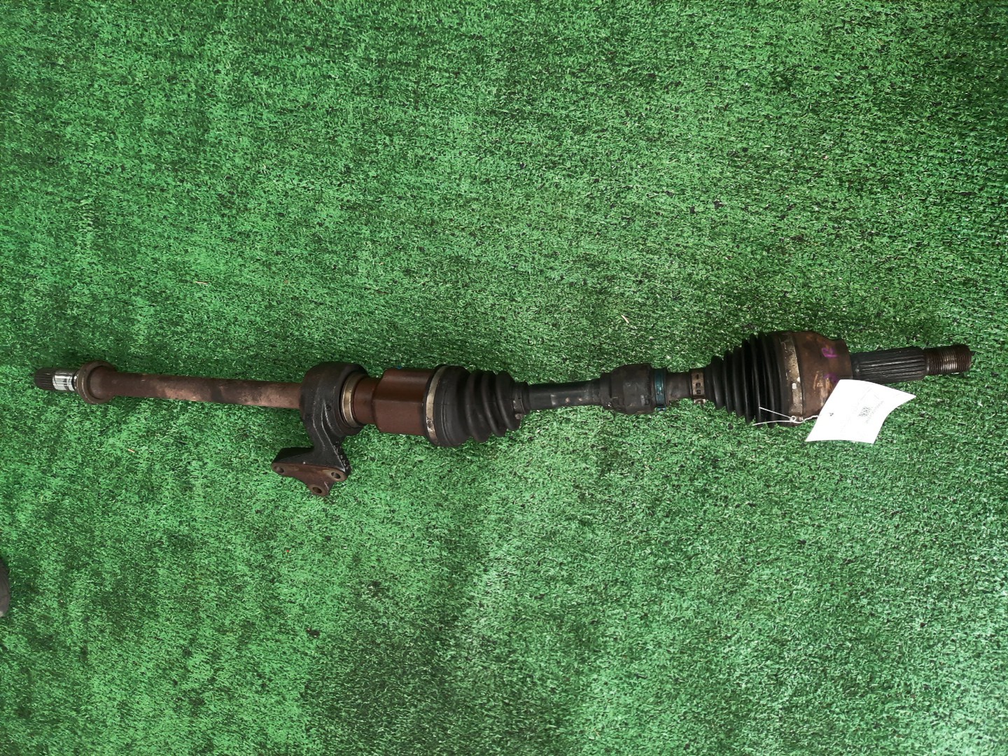 Привод правый передний  MAZDA DEMIO, VERISA DY3W, DY5W, DY3R, DC5R, DC5W ZJ-VE, ZY-VE 1 ракурс