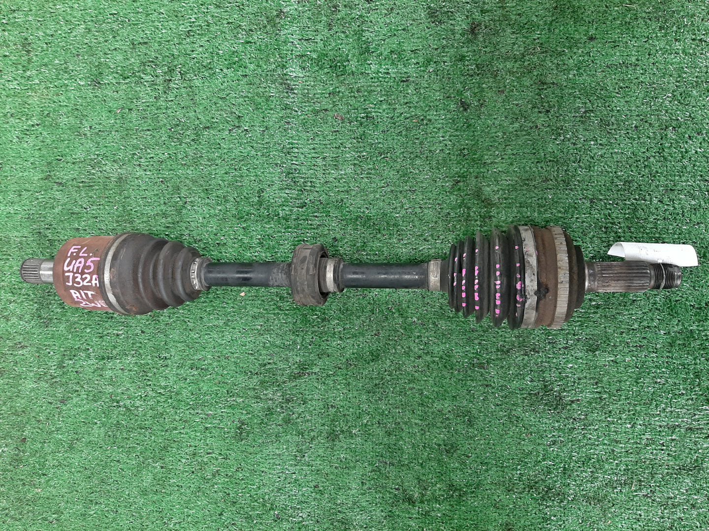 Привод левый передний HONDA AVANCIER, INSPIRE, ODYSSEY, SABER TA3, TA4, UA4, UA5, RA8, RA9 J30A, J25A, J32A 1 ракурс Привод левый передний HONDA AVANCIER, INSPIRE, ODYSSEY, SABER TA3, TA4, UA4, UA5, RA8, RA9 J30A, J25A, J32A 1 ракурс