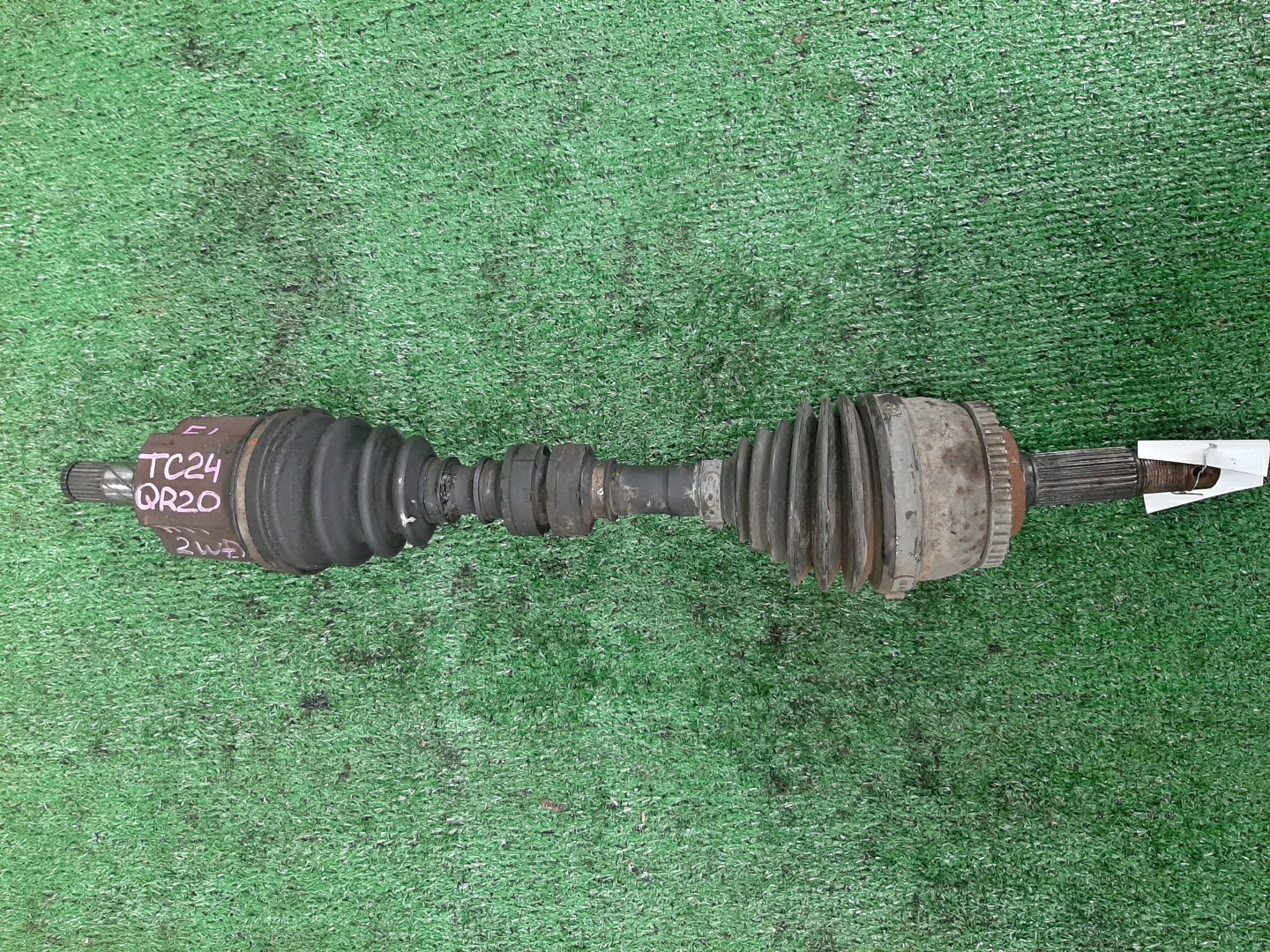 Привод левый передний  NISSAN AVENIR, LIBERTY, PRIMERA, SERENA W11, RW11, RM12, HP12, TNC24, TC24, RC24 QR20DE, SR20VE, QR25DE 1 ракурс