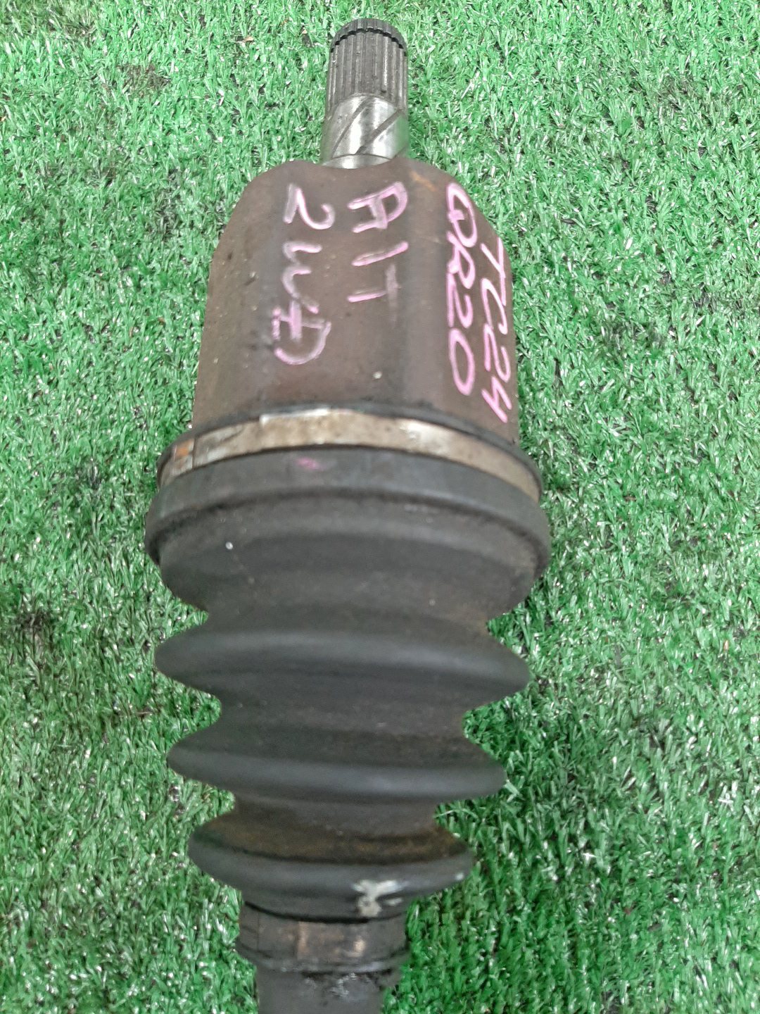 Привод левый передний NISSAN AVENIR, LIBERTY, PRIMERA, SERENA W11, RW11, RM12, HP12, TNC24, TC24, RC24 QR20DE, SR20VE, QR25DE 3 ракурс