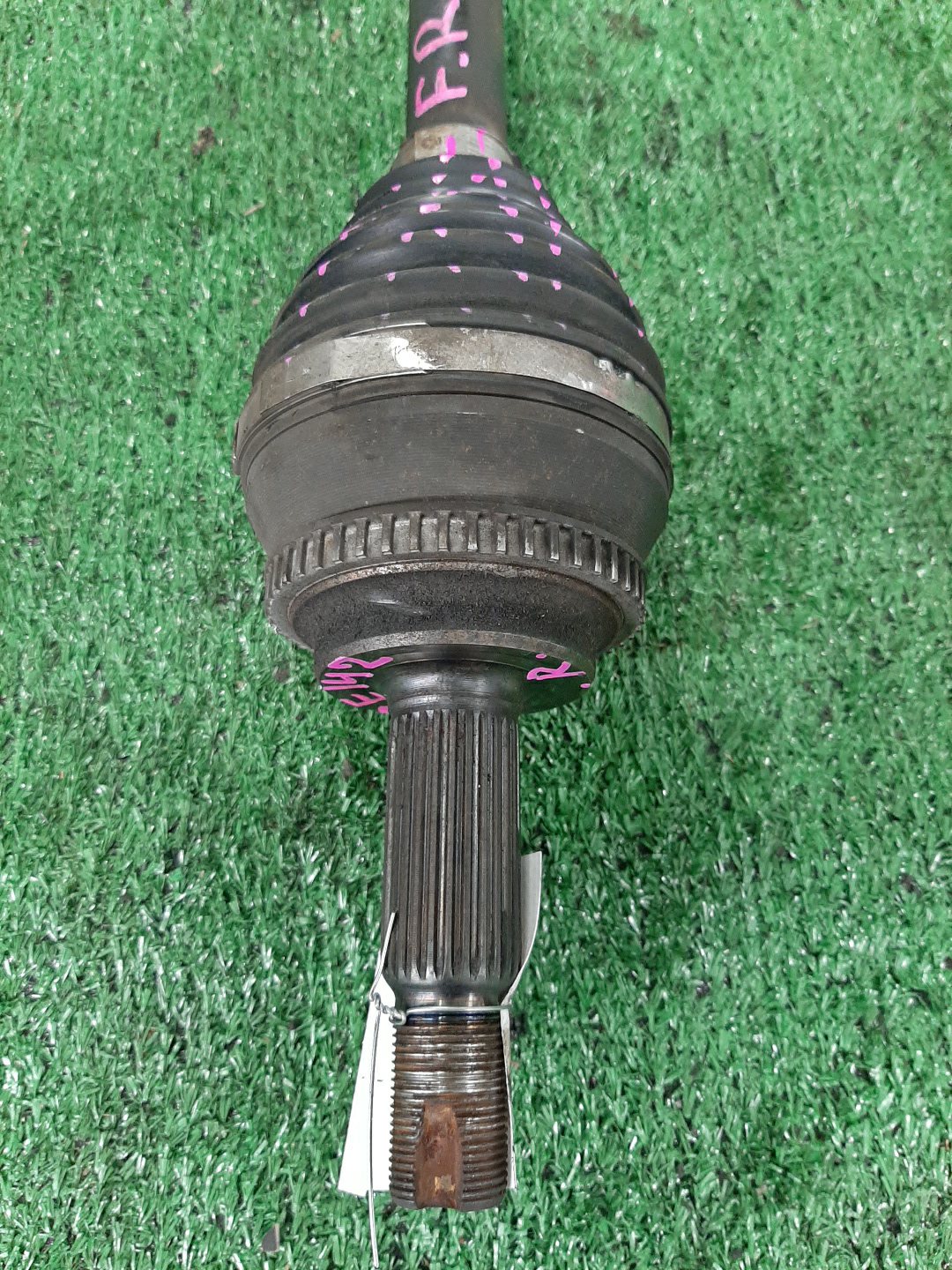 Привод правый передний TOYOTA PREMIO, ISIS, WISH, ALLION, COROLLA FIELDER, COROLLA  AXIO ZRT260, ZGM10, ZGM10W, ZGM10G, ZGE20W, ZGE20G, ZRE142G, ZRE142 2ZR-FAE, 2ZR-FE 2 ракурс