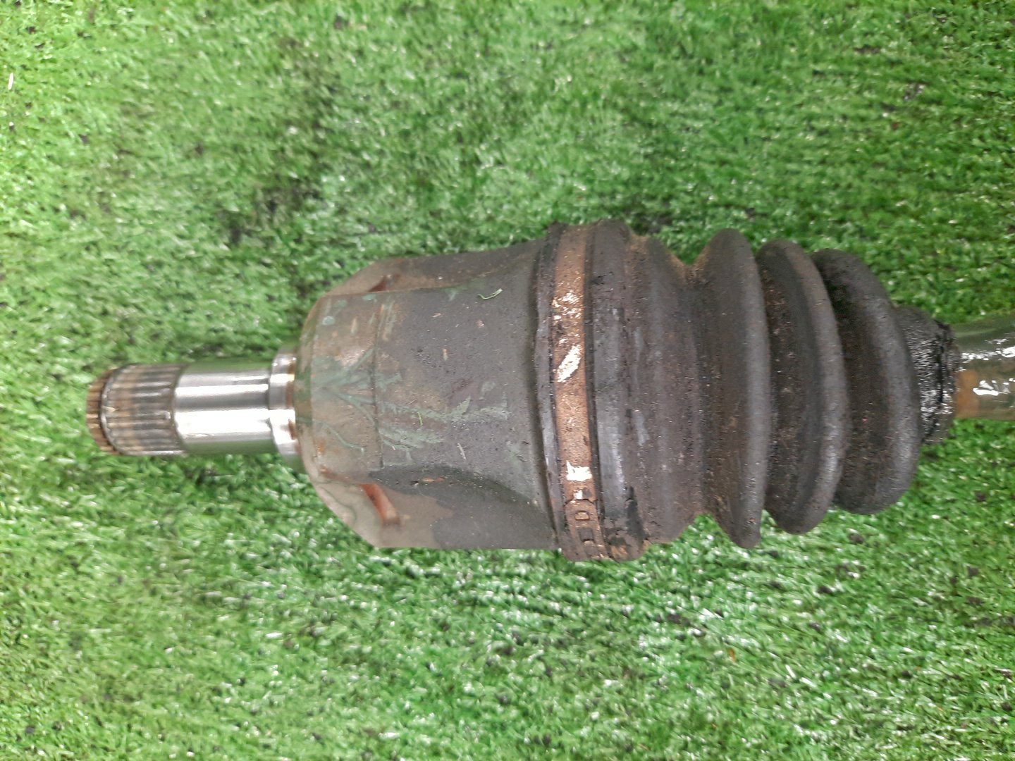Привод левый передний MITSUBISHI GALANT, CHARIOT GRANDIS, CHARIOT EA3A, N84W 4G64 3 ракурс