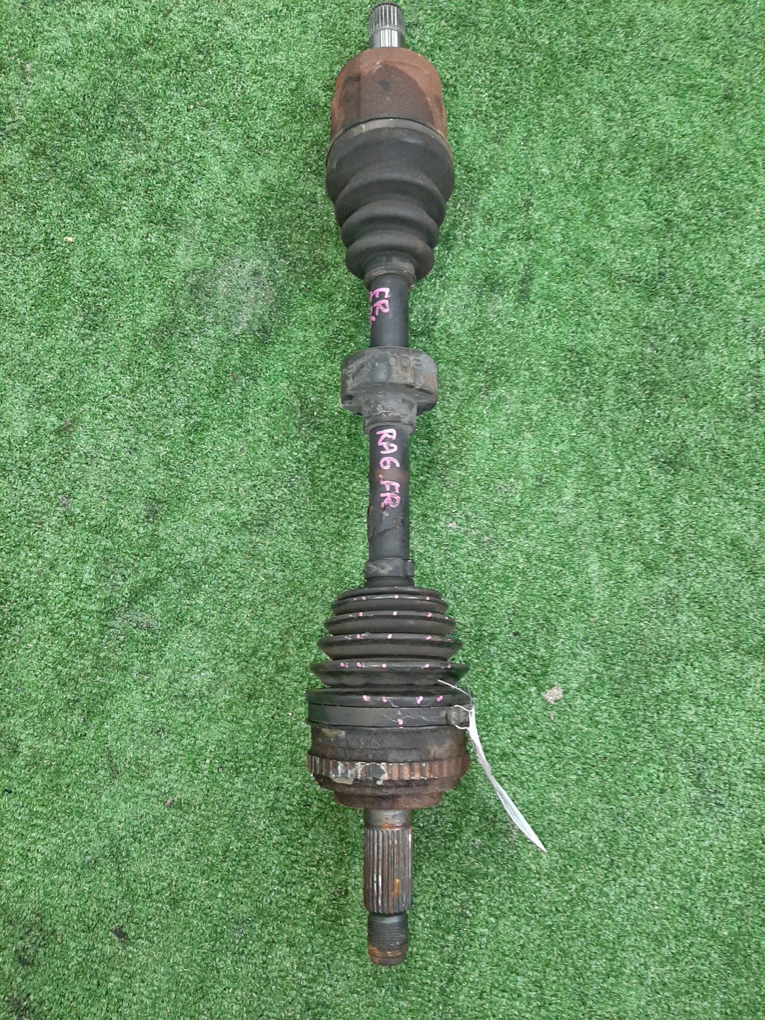 Привод правый передний HONDA ODYSSEY RA6, RA7 F23A 1 ракурс Привод правый передний HONDA ODYSSEY RA6, RA7 F23A 1 ракурс