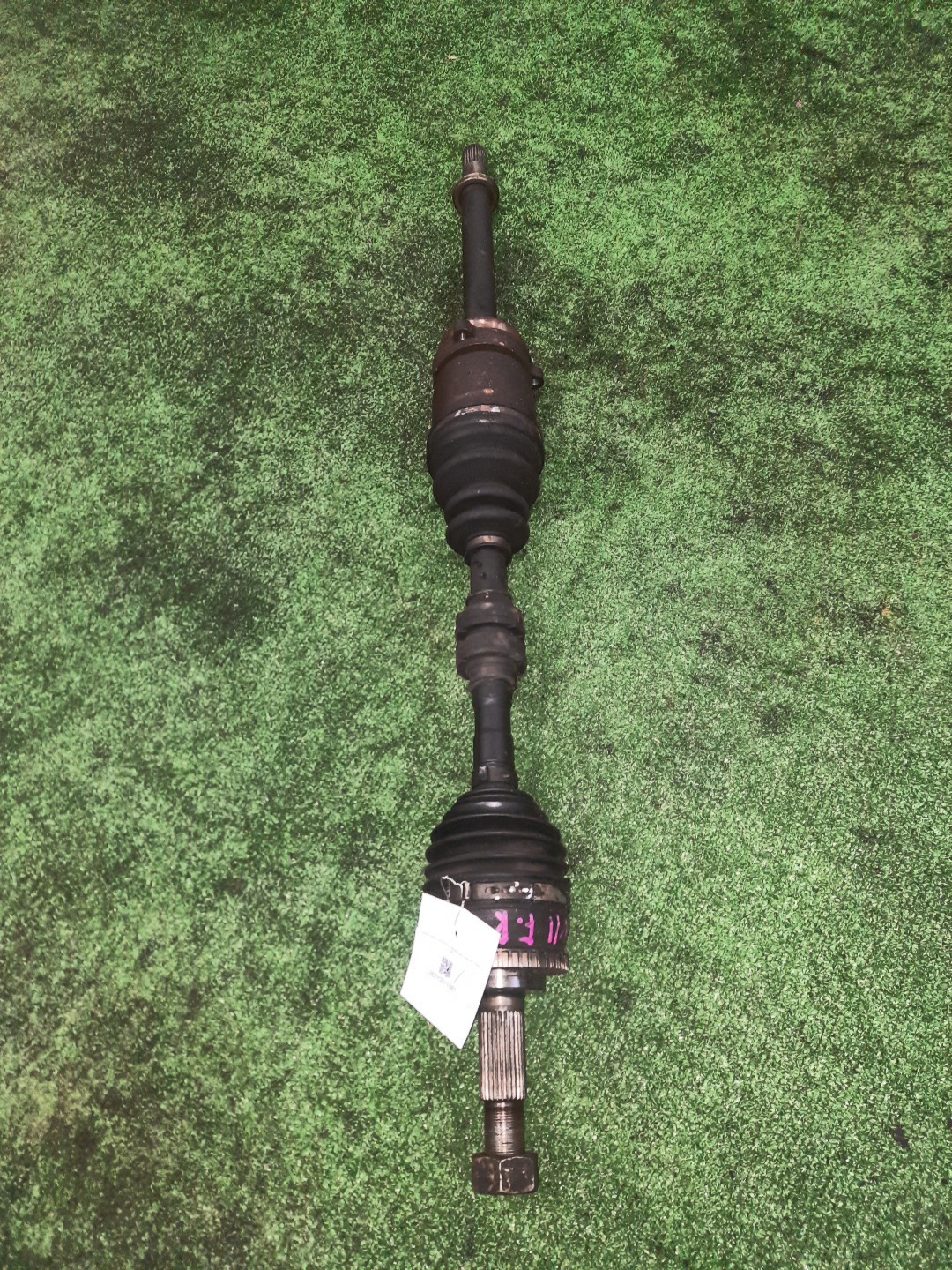 Привод правый передний NISSAN AVENIR, LIBERTY SW11, W11, PW11, PM12 CD20ET, SR20DE 1 ракурс