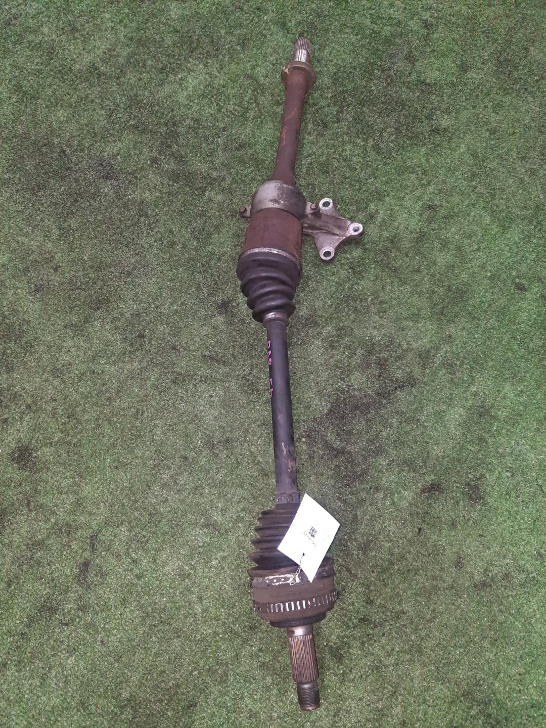 Привод правый передний HONDA INSPIRE, ODYSSEY, SABER UA4, UA5, RA8, RA9 J25A, J32A, J30A 1 ракурс Привод правый передний HONDA INSPIRE, ODYSSEY, SABER UA4, UA5, RA8, RA9 J25A, J32A, J30A 1 ракурс