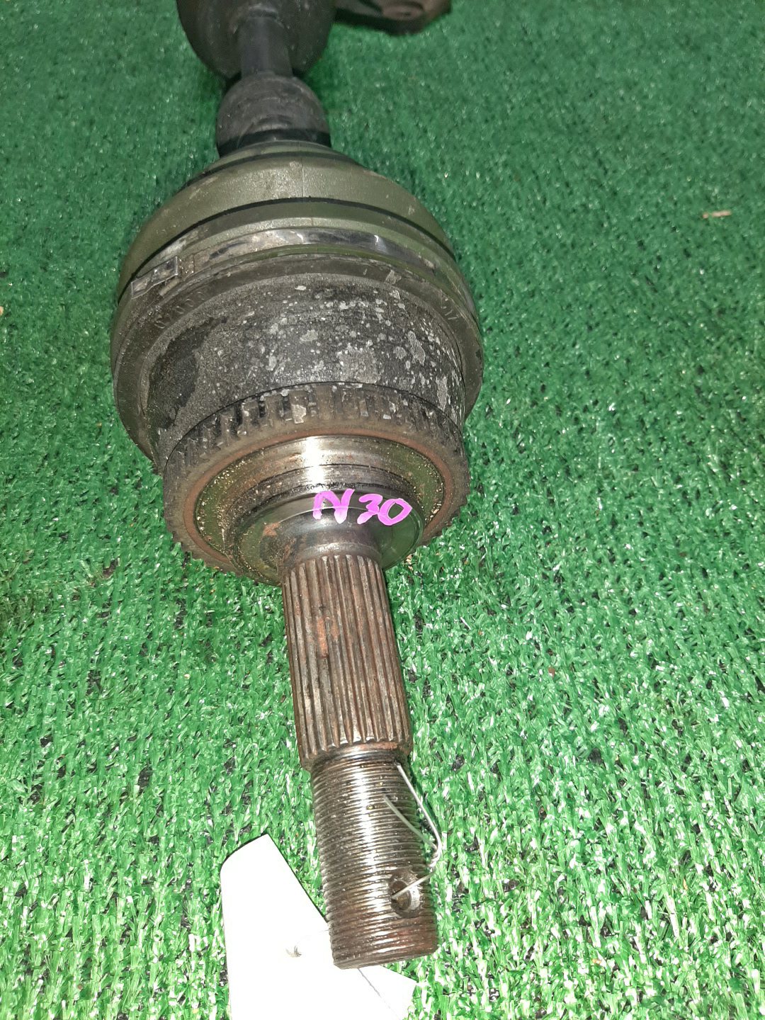 Привод правый передний NISSAN RNESSA, TINO N30, V10 SR20DE, KA24DE 2 ракурс