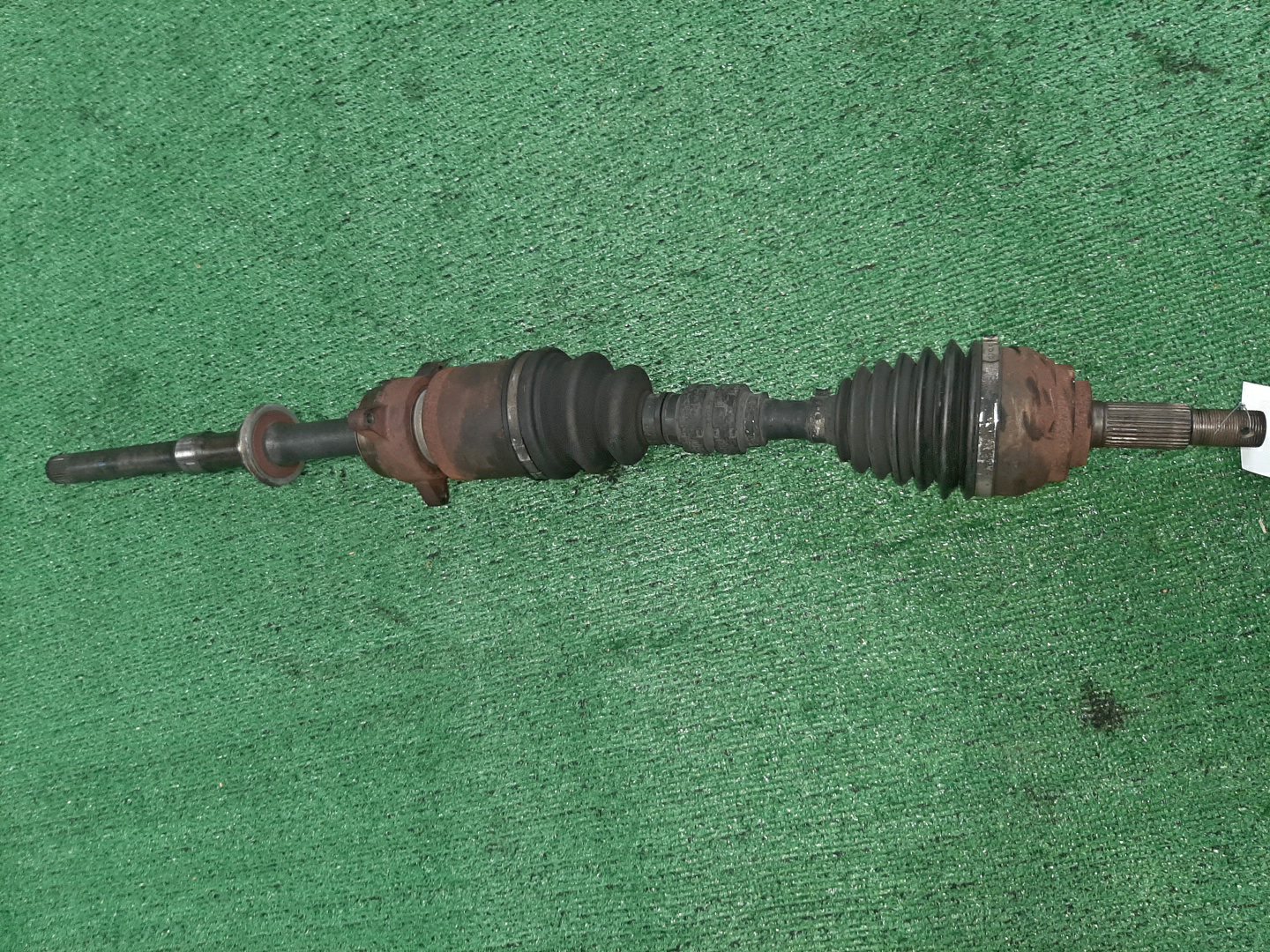 Привод правый передний NISSAN MURANO PNZ50 VQ35DE 1 ракурс Привод правый передний NISSAN MURANO PNZ50 VQ35DE 1 ракурс