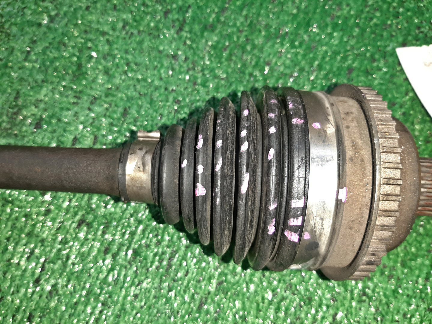 Привод левый передний TOYOTA PLATZ, VITZ SCP11, SCP10 1SZ-FE 3 ракурс Привод левый передний TOYOTA PLATZ, VITZ SCP11, SCP10 1SZ-FE 3 ракурс
