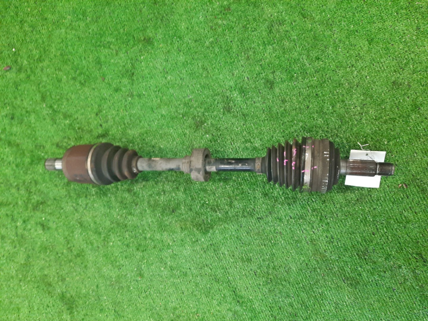 Привод левый передний HONDA AVANCIER, INSPIRE, ODYSSEY, SABER TA3, TA4, UA4, UA5, RA8, RA9 J30A, J25A, J32A 1 ракурс Привод левый передний HONDA AVANCIER, INSPIRE, ODYSSEY, SABER TA3, TA4, UA4, UA5, RA8, RA9 J30A, J25A, J32A 1 ракурс