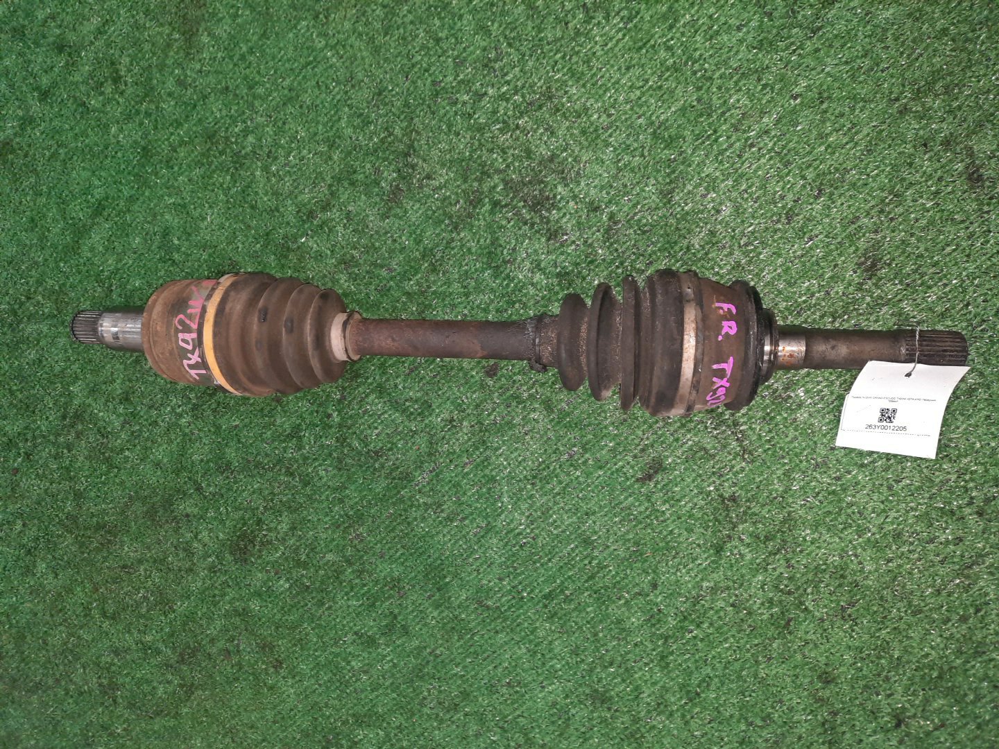 Привод правый передний SUZUKI ESCUDO, GRAND ESCUDO TD62W, TD32W, TA02W, TX92W, TD02W, TA52W, TL52W, TD52W H25A, RF-T, G16A, H27A, J20A 1 ракурс