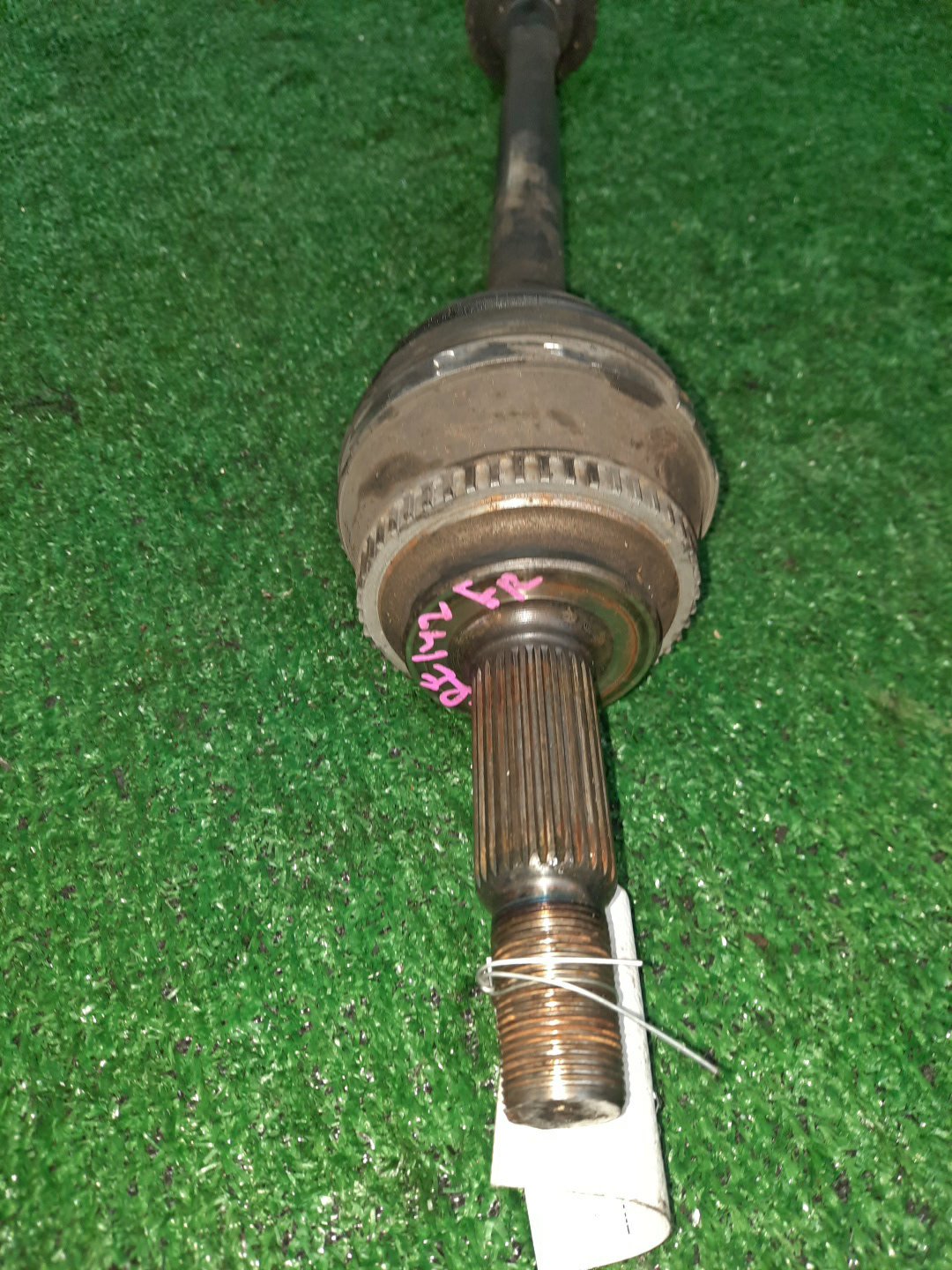Привод правый передний TOYOTA PREMIO, ISIS, WISH, ALLION, COROLLA FIELDER, COROLLA  AXIO ZRT260, ZGM10, ZGM10W, ZGM10G, ZGE20W, ZGE20G, ZRE142G, ZRE142 2ZR-FAE, 2ZR-FE 2 ракурс