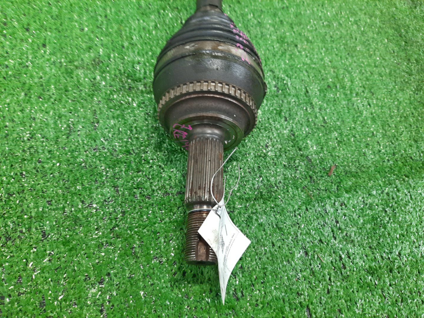 Привод правый передний TOYOTA PREMIO, ISIS, WISH, ALLION, COROLLA FIELDER, COROLLA  AXIO ZRT260, ZGM10, ZGM10W, ZGM10G, ZGE20W, ZGE20G, ZRE142G, ZRE142 2ZR-FAE, 2ZR-FE 2 ракурс