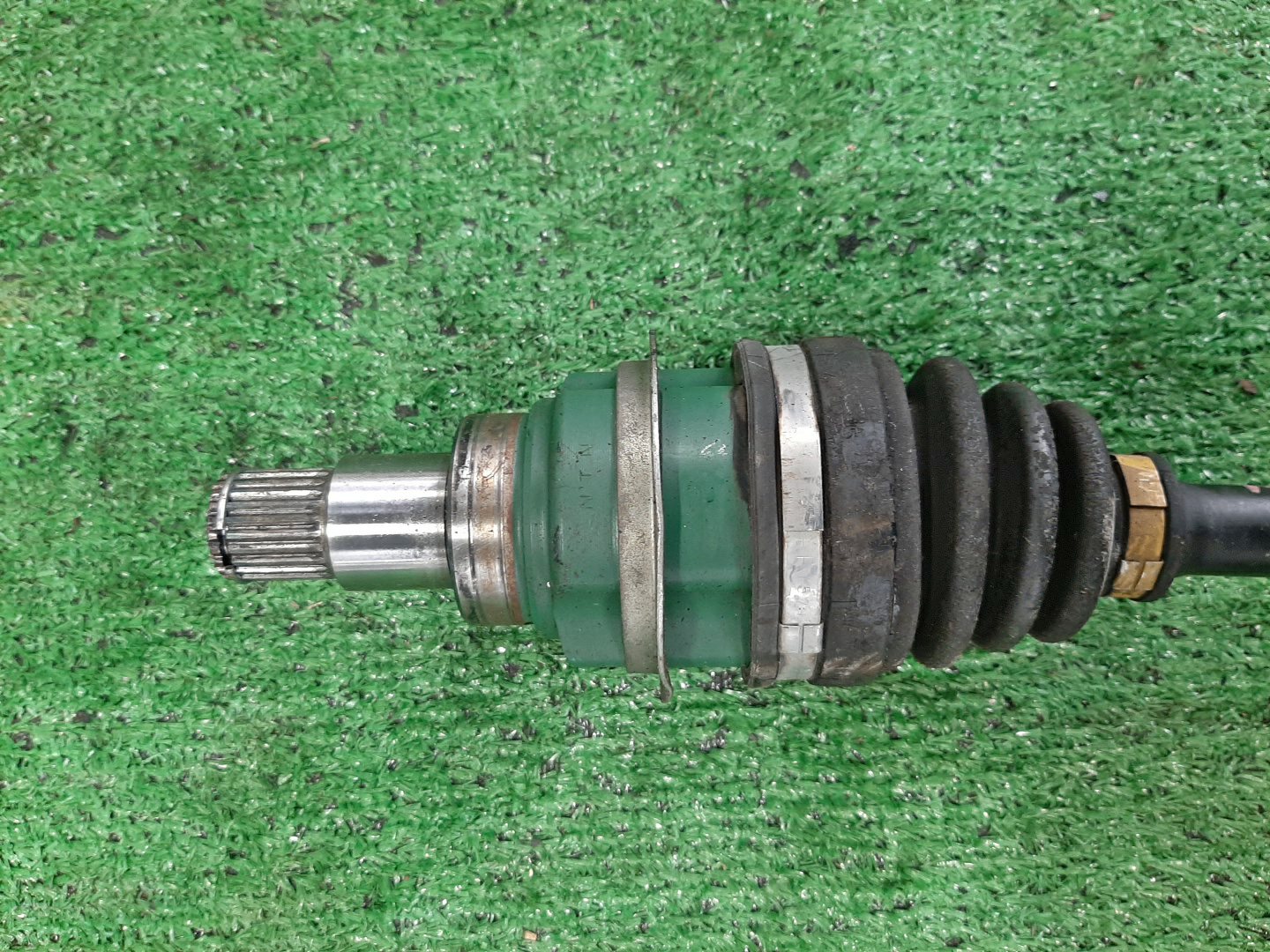 Привод левый передний TOYOTA PASSO, BOON KGC10, M300S 1KR-FE 3 ракурс