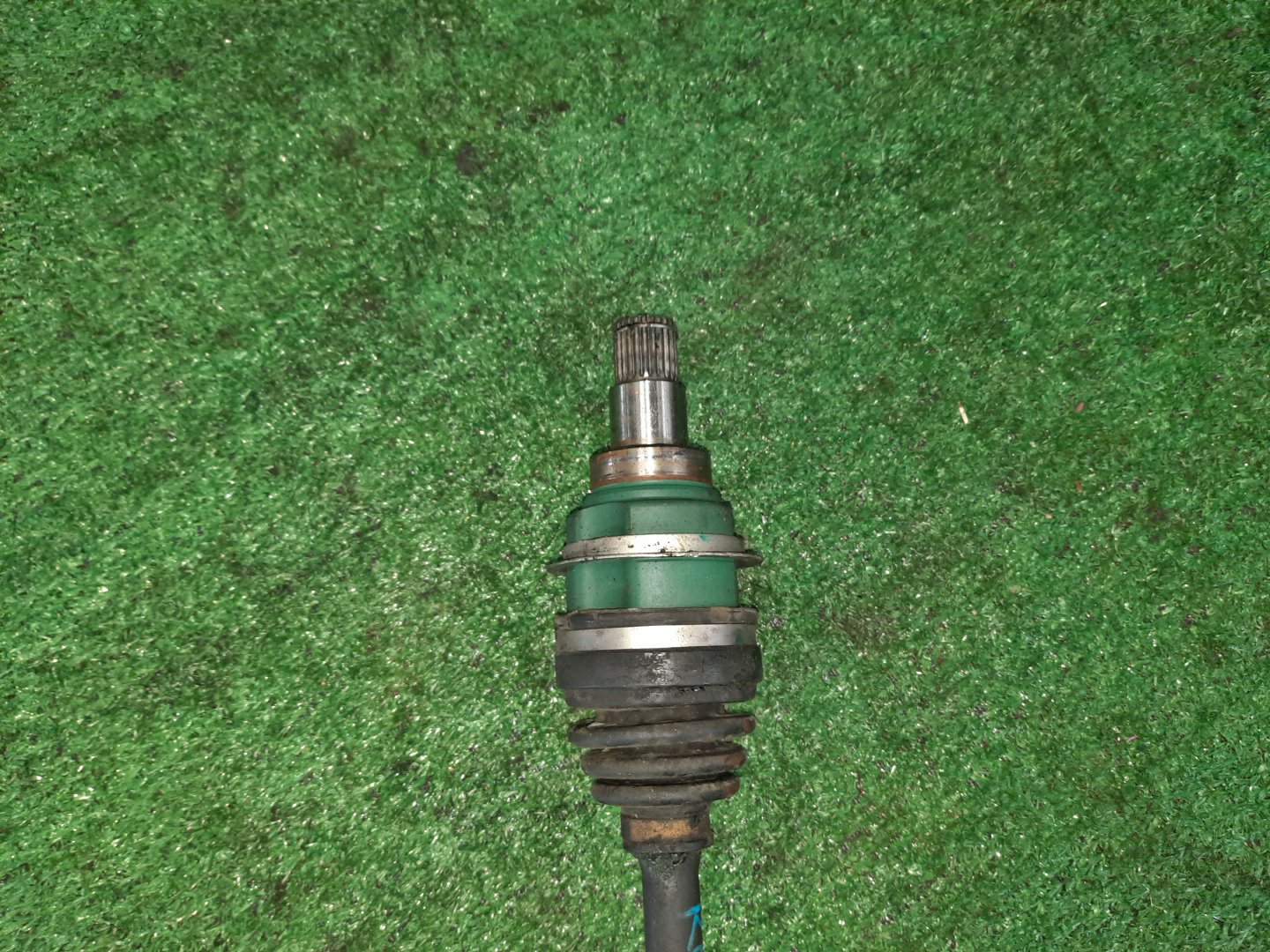 Привод левый передний TOYOTA PASSO, BOON KGC10, M300S 1KR-FE 3 ракурс