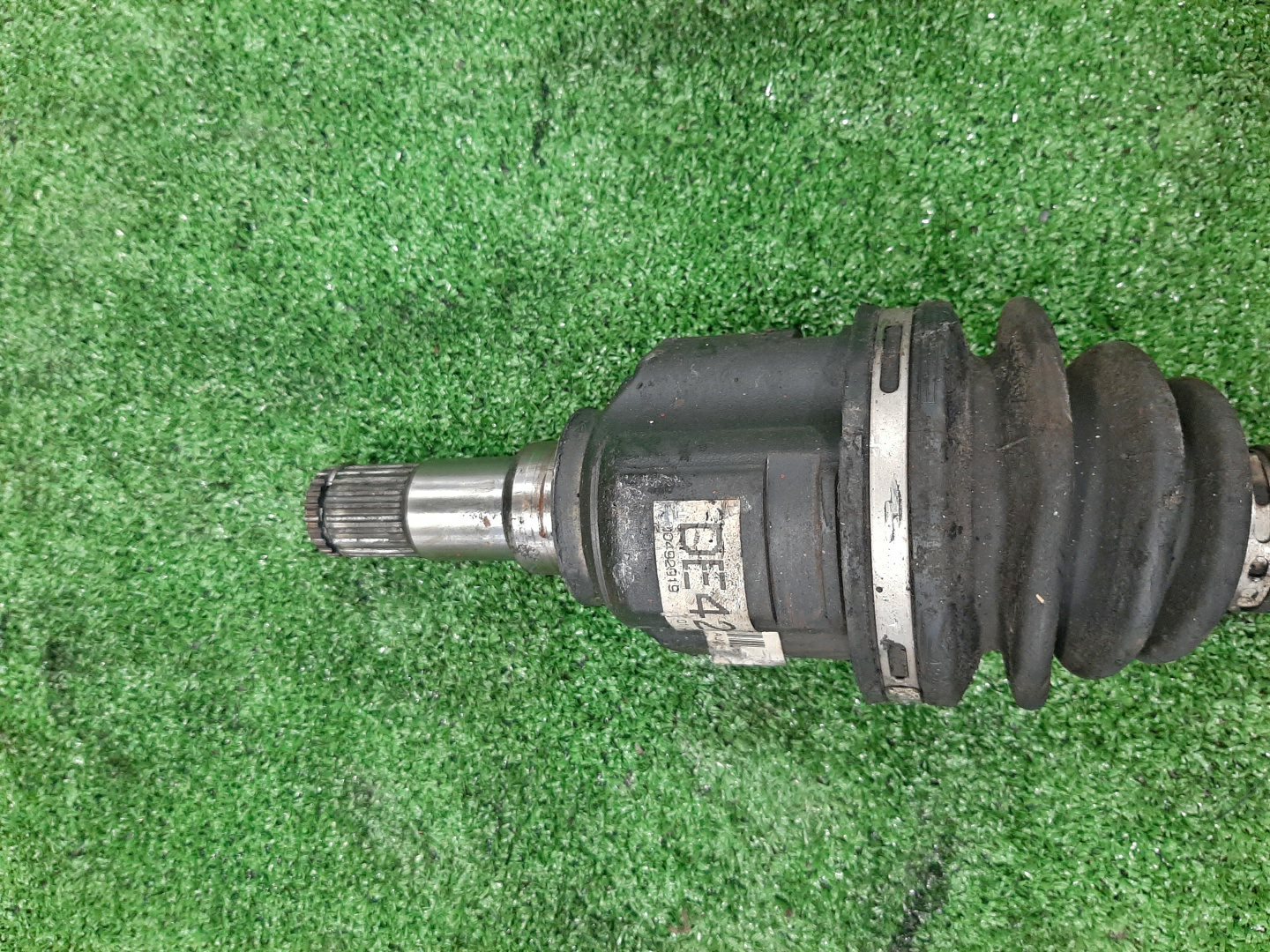 Привод левый передний TOYOTA COROLLA, PREMIO, COROLLA SPACIO, ALLION, COROLLA FIELDER, ALLEX, COROLLA RUNX, WILL VS, COROLLA  AXIO NZE121, NZE120, NZE141, NZT240, NZT260, NZE121N, NZE121G, NZE141G, NZE127 1NZ-FE, 2NZ-FE 3 ракурс