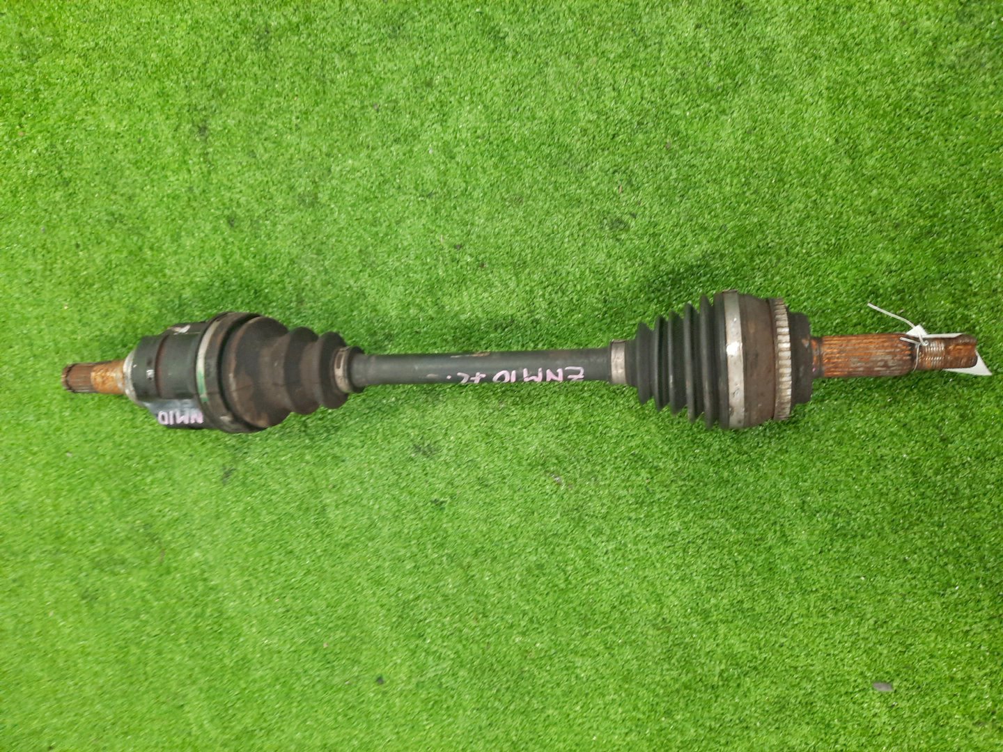Привод левый передний TOYOTA COROLLA, COROLLA SPACIO, ISIS, WISH, COROLLA FIELDER, ALLEX, COROLLA RUNX, WILL VS ZZE122, ZZE122N, ZNM10, ZNM10W, ZNM10G, ZNE10, ZNE10G, ZZE122G, ZZE127 1ZZ-FE 1 ракурс