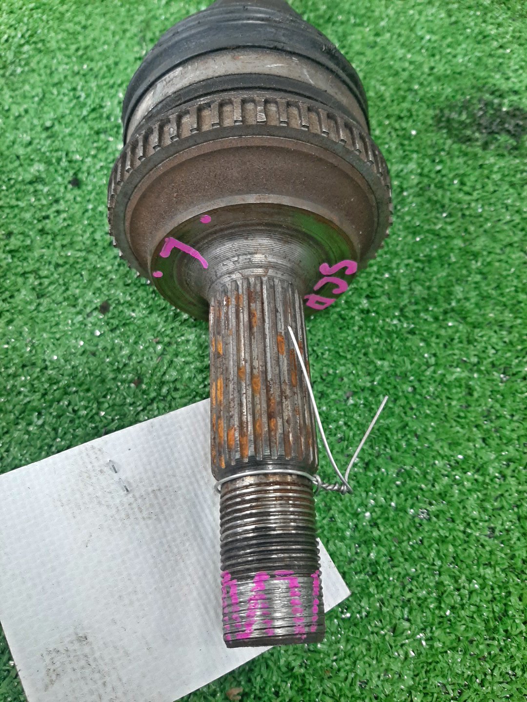 Привод левый передний TOYOTA PLATZ, VITZ SCP11, SCP10 1SZ-FE 2 ракурс Привод левый передний TOYOTA PLATZ, VITZ SCP11, SCP10 1SZ-FE 2 ракурс
