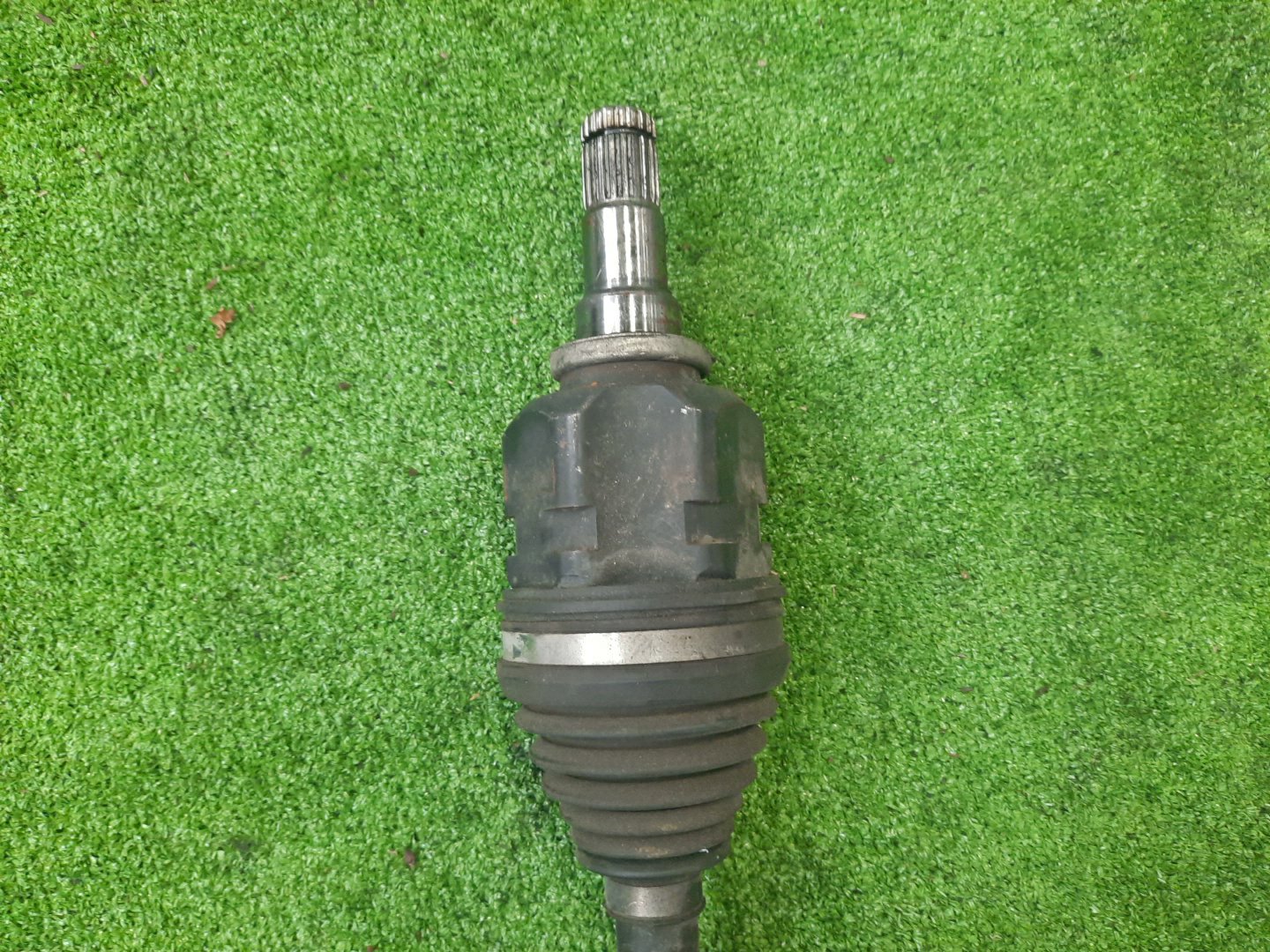 Привод правый передний TOYOTA PREMIO, ISIS, WISH, ALLION, COROLLA FIELDER, COROLLA  AXIO ZRT260, ZGM10, ZGM10W, ZGM10G, ZGE20W, ZGE20G, ZRE142G, ZRE142 2ZR-FAE, 2ZR-FE 3 ракурс