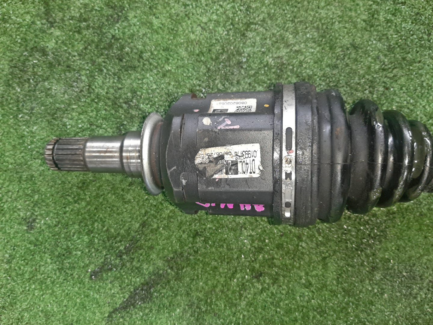 Привод левый передний TOYOTA PREMIO, ISIS, WISH, ALLION AZT240, ANM10G, ZRE152N, ANE10G 1AZ-FSE 3 ракурс