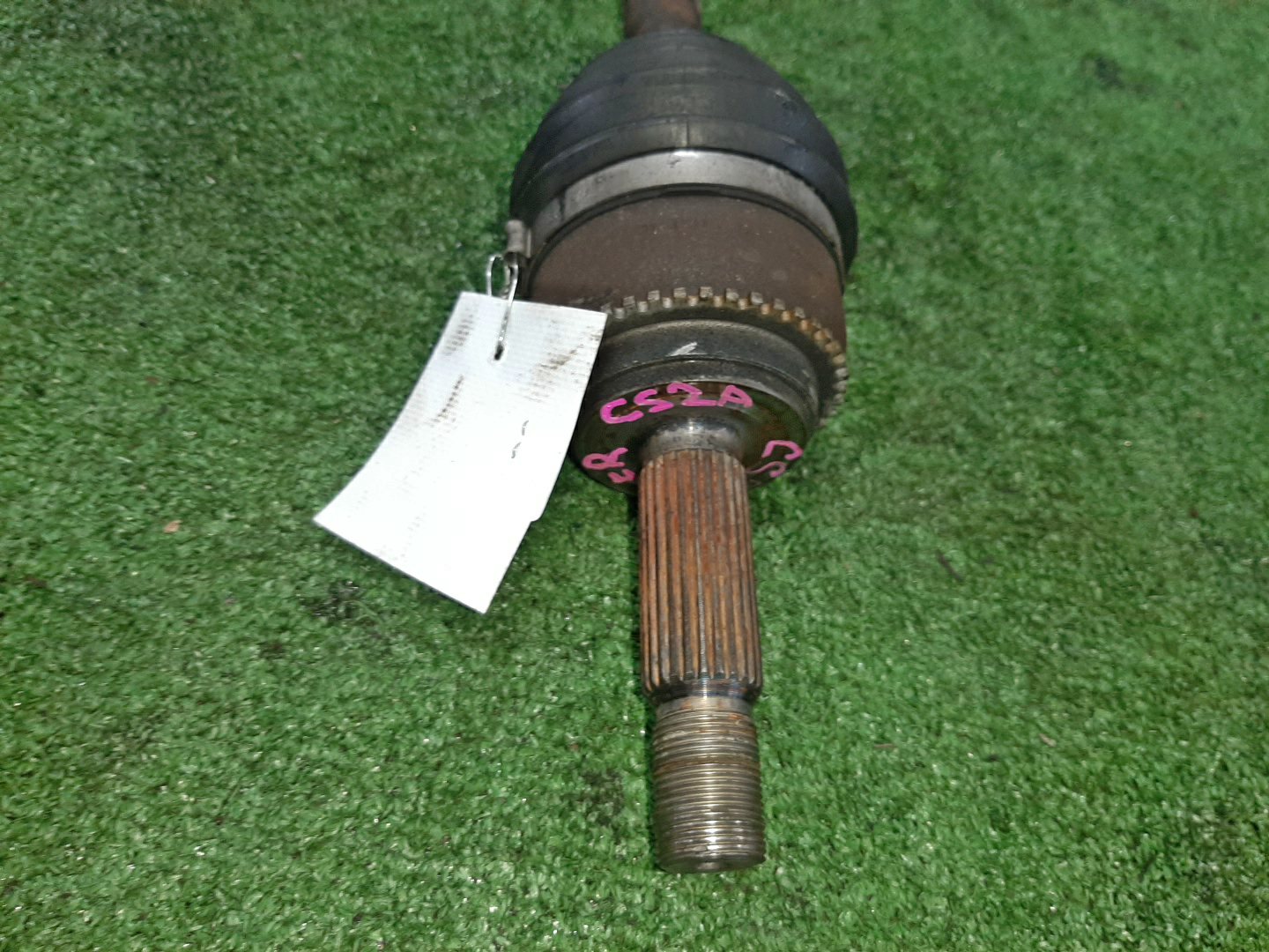 Привод правый передний MITSUBISHI LANCER CEDIA, LANCER, MIRAGE DINGO CS2A, CS5W, CS5A, CS2W, CS2V, CQ1A, CQ2A, CQ5A 4G15, 4G93, 4G13 3 ракурс Привод правый передний MITSUBISHI LANCER CEDIA, LANCER, MIRAGE DINGO CS2A, CS5W, CS5A, CS2W, CS2V, CQ1A, CQ2A, CQ5A 4G15, 4G93, 4G13 3 ракурс