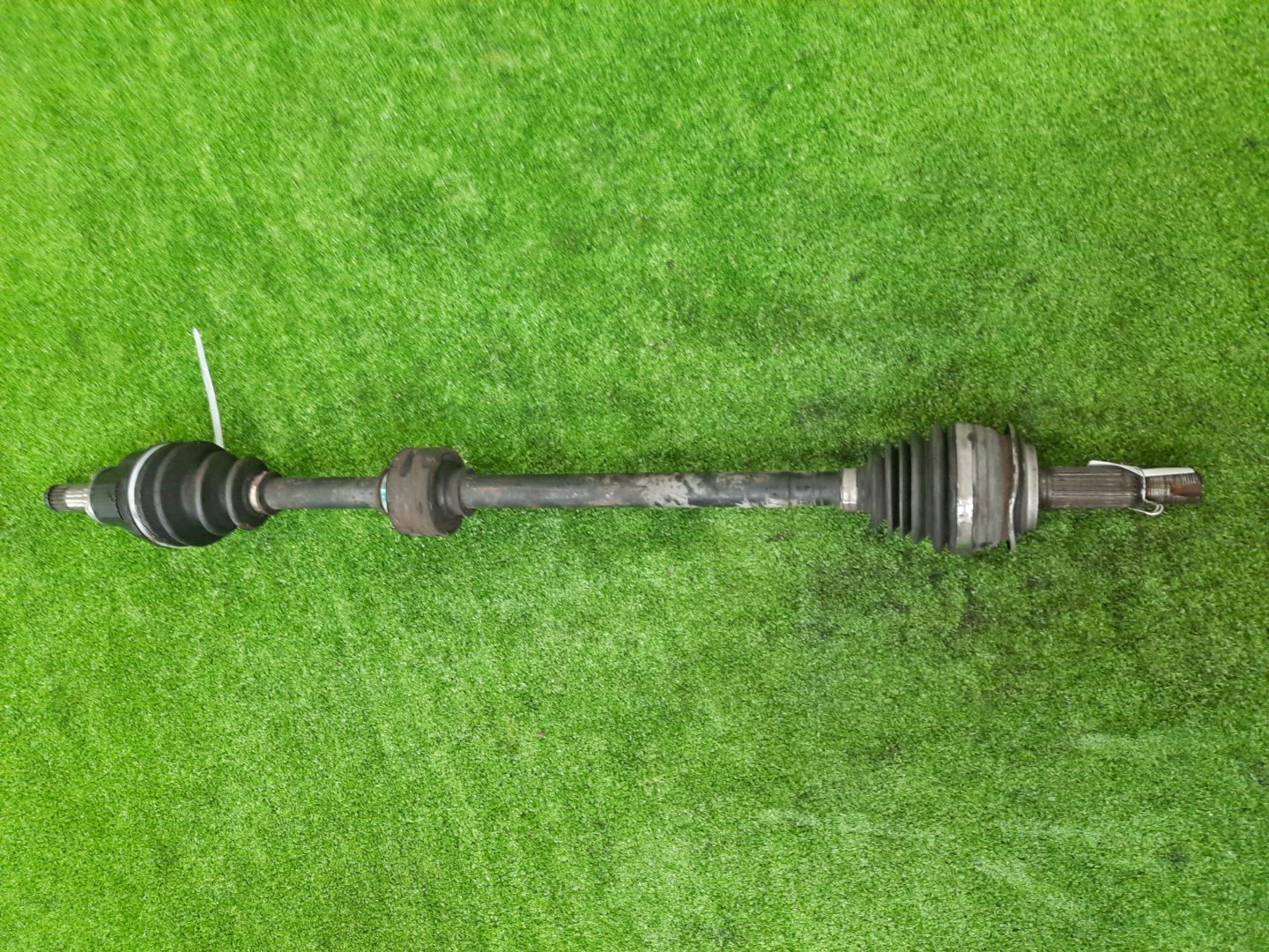 Привод правый передний TOYOTA COROLLA FIELDER, AQUA, COROLLA  AXIO NKE165G, NHP10, NKE165 1NZ-FXE 1 ракурс