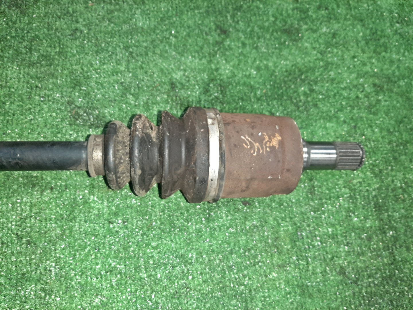 Привод правый передний HONDA AIRWAVE GJ1 L15A 2 ракурс