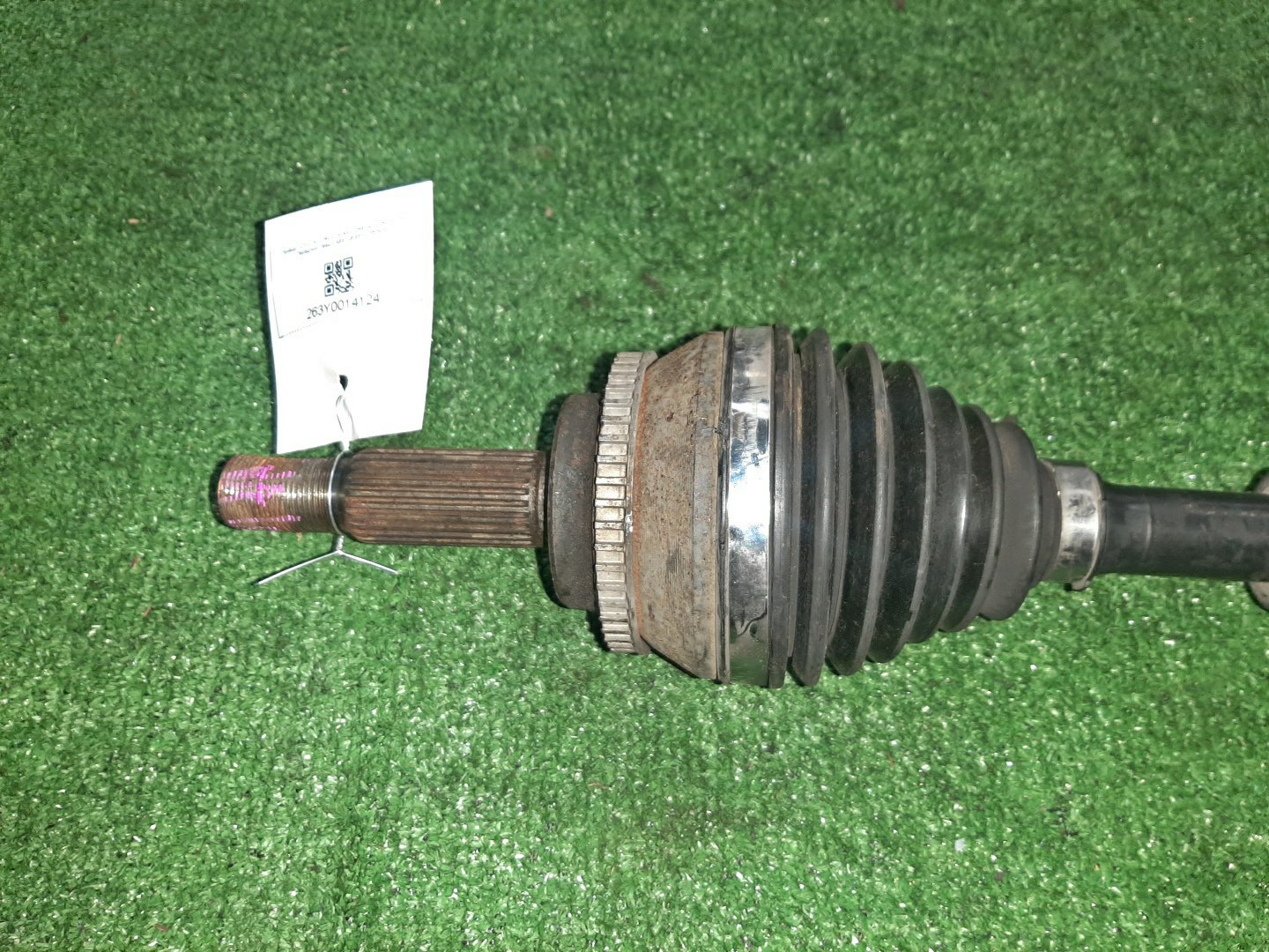 Привод левый передний TOYOTA AXIO, PREMIO, ISIS, WISH, ALLION, COROLLA FIELDER, COROLLA  AXIO, FIELDER ZRE142, ZRT260, ZGM10, ZGM10W, ZGM10G, ZGE20W, ZGE20G, ZRE142G 2ZR-FAE, 2ZR-FE 3 ракурс
