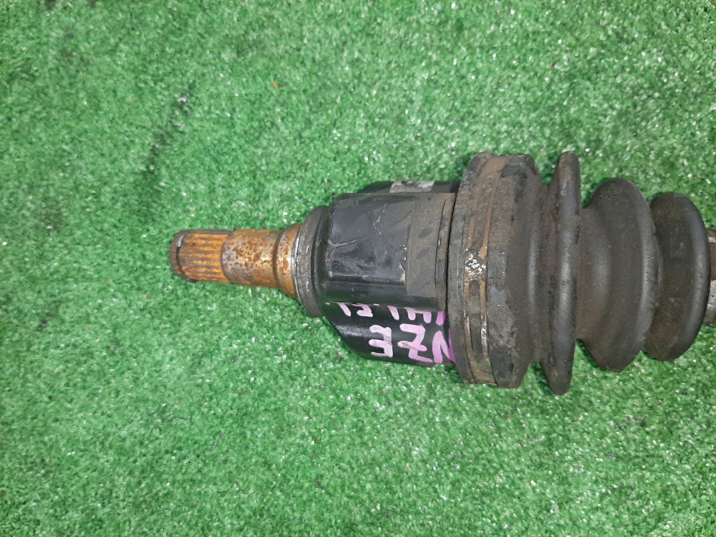 Привод левый передний TOYOTA COROLLA, PREMIO, COROLLA SPACIO, ALLION, COROLLA FIELDER, ALLEX, COROLLA RUNX, WILL VS, COROLLA  AXIO NZE121, NZE120, NZE141, NZT240, NZT260, NZE121N, NZE144G, NZE121G, NZE141G, NZE127, NZE144 1NZ-FE, 2NZ-FE 4 ракурс