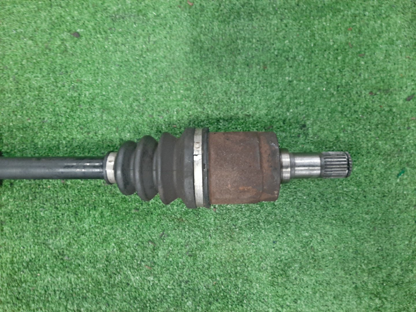 Привод правый передний HONDA AIRWAVE GJ1 L15A 2 ракурс